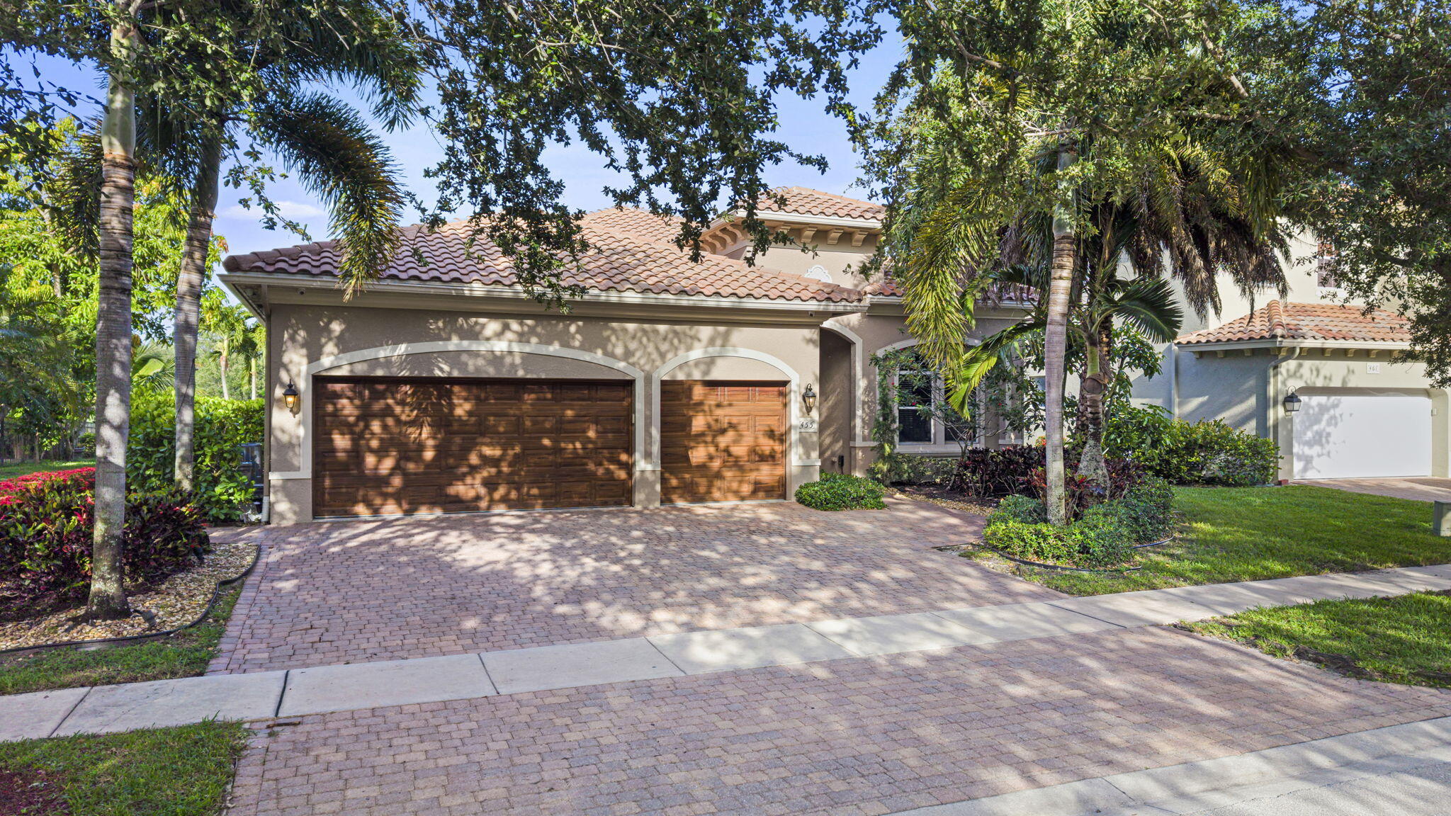 455 Cresta Circle