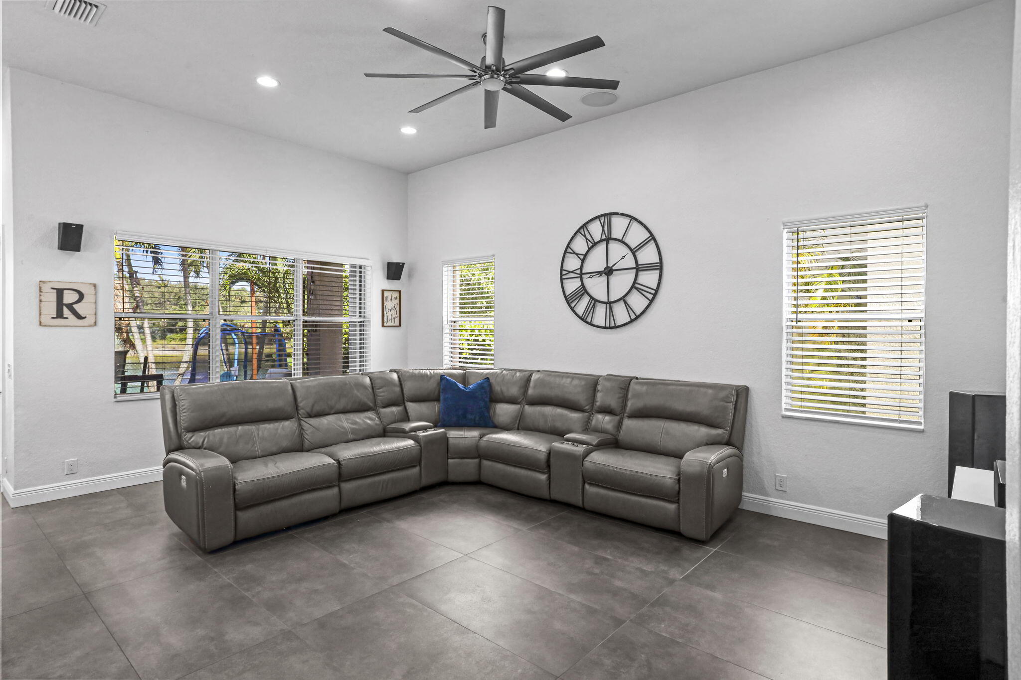 455 Cresta Circle