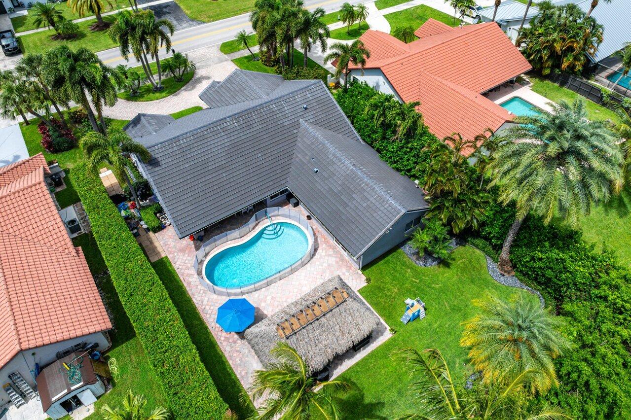990 NW 8th Street