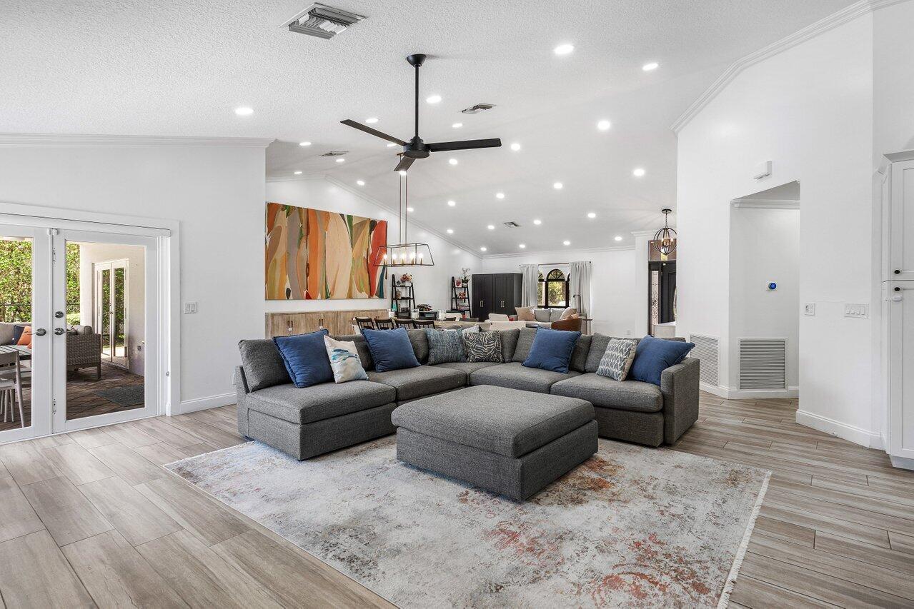 990 NW 8th Street