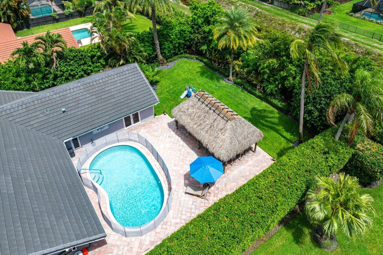 990 NW 8th Street