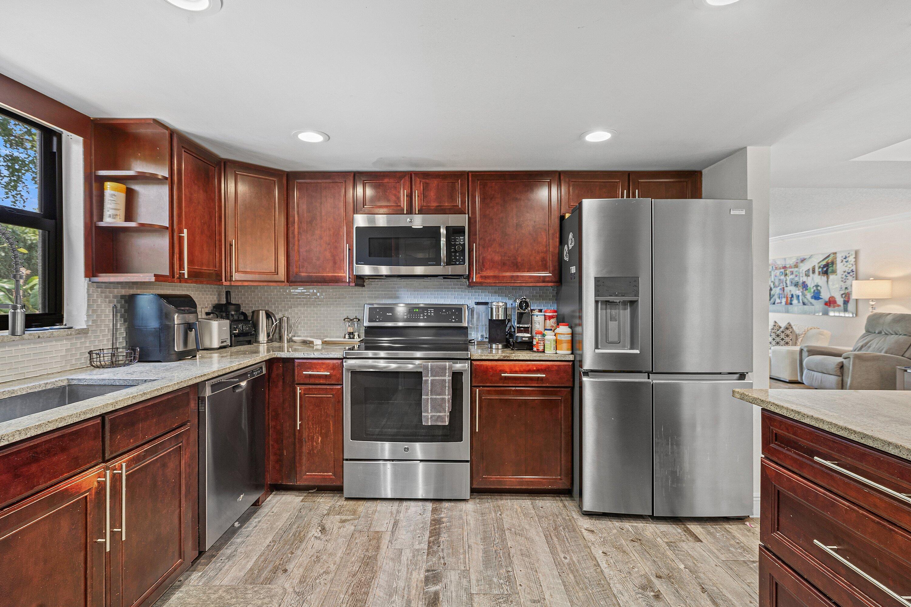 277 N OCEAN Boulevard 1040