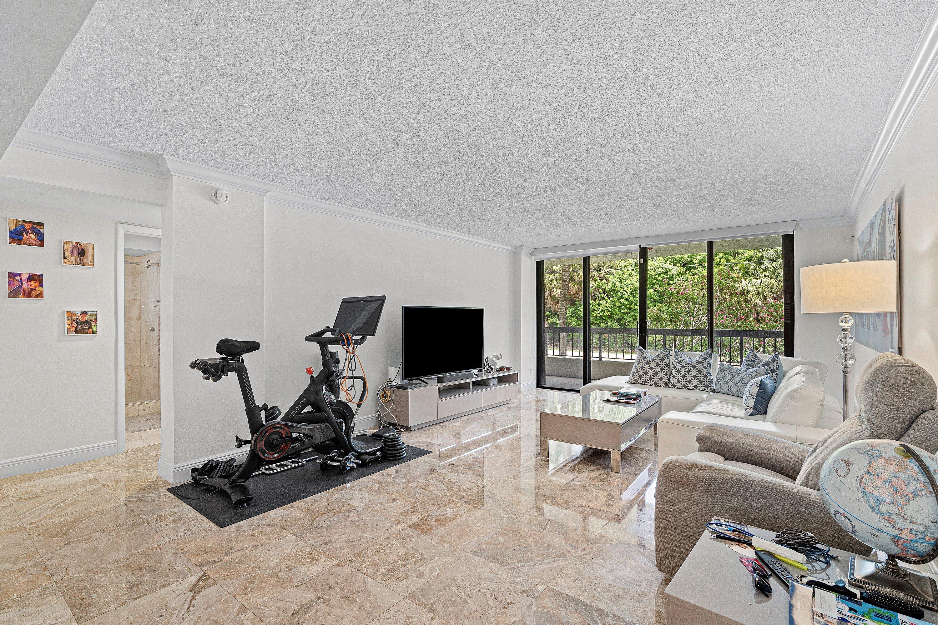 277 N OCEAN Boulevard 1040