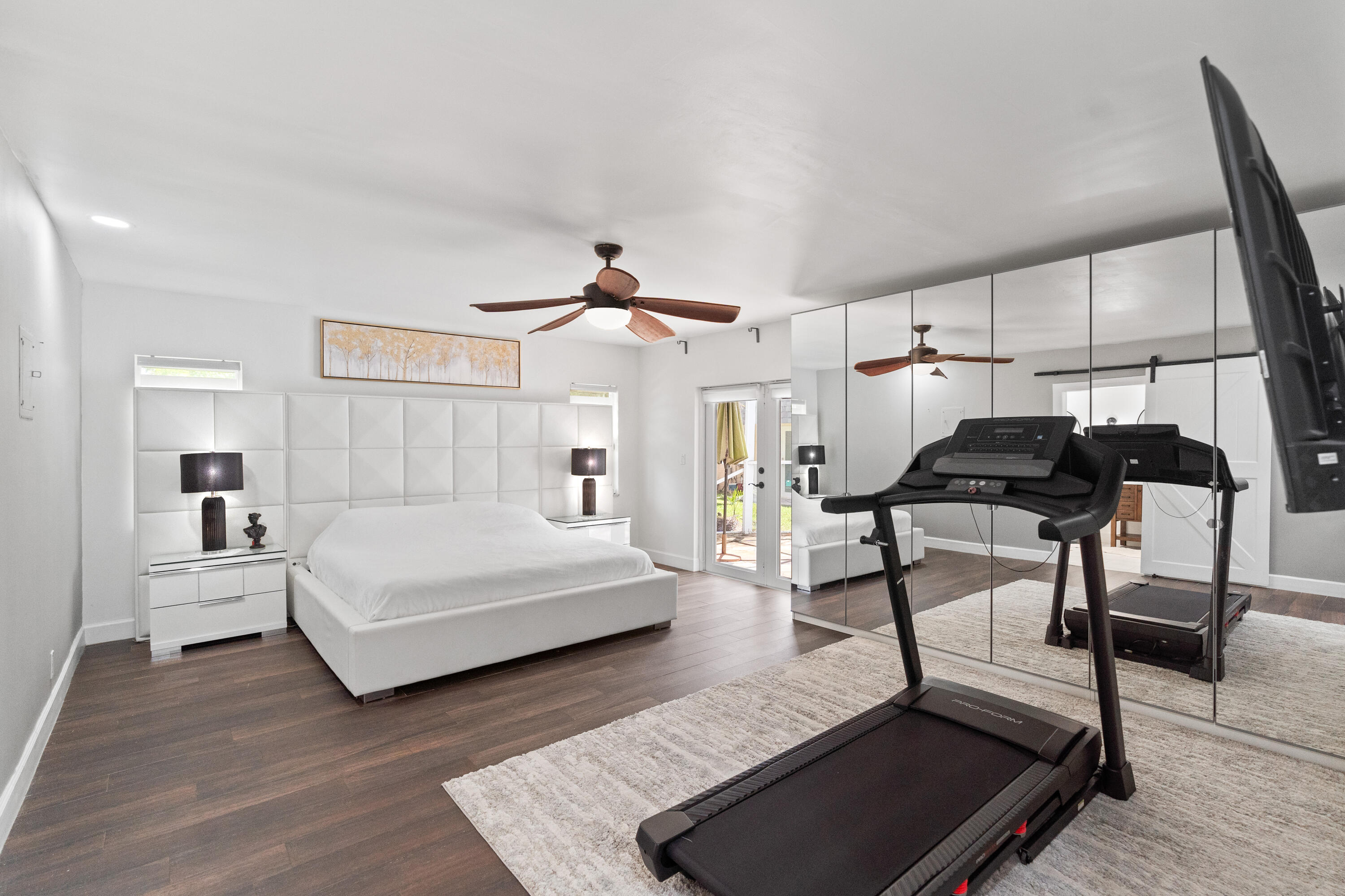 6106 ROYAL POINCIANA Lane
