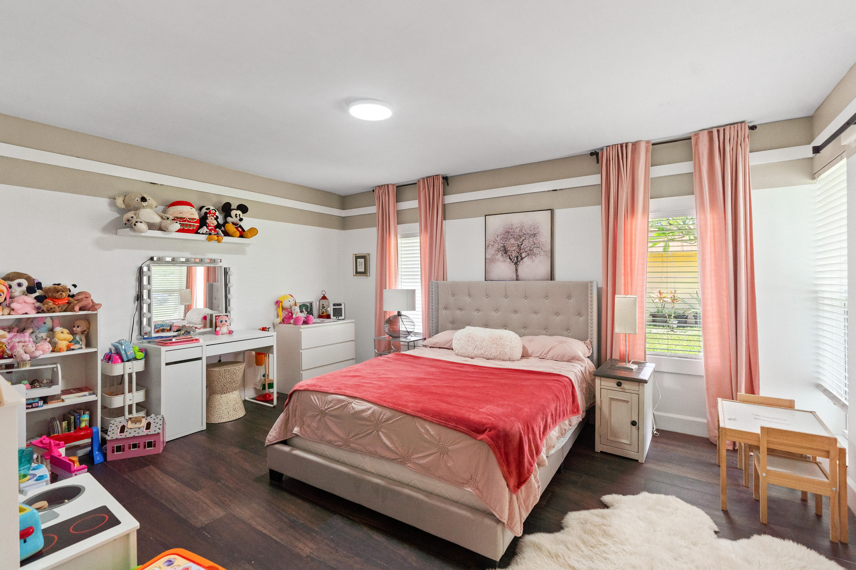 6106 ROYAL POINCIANA Lane