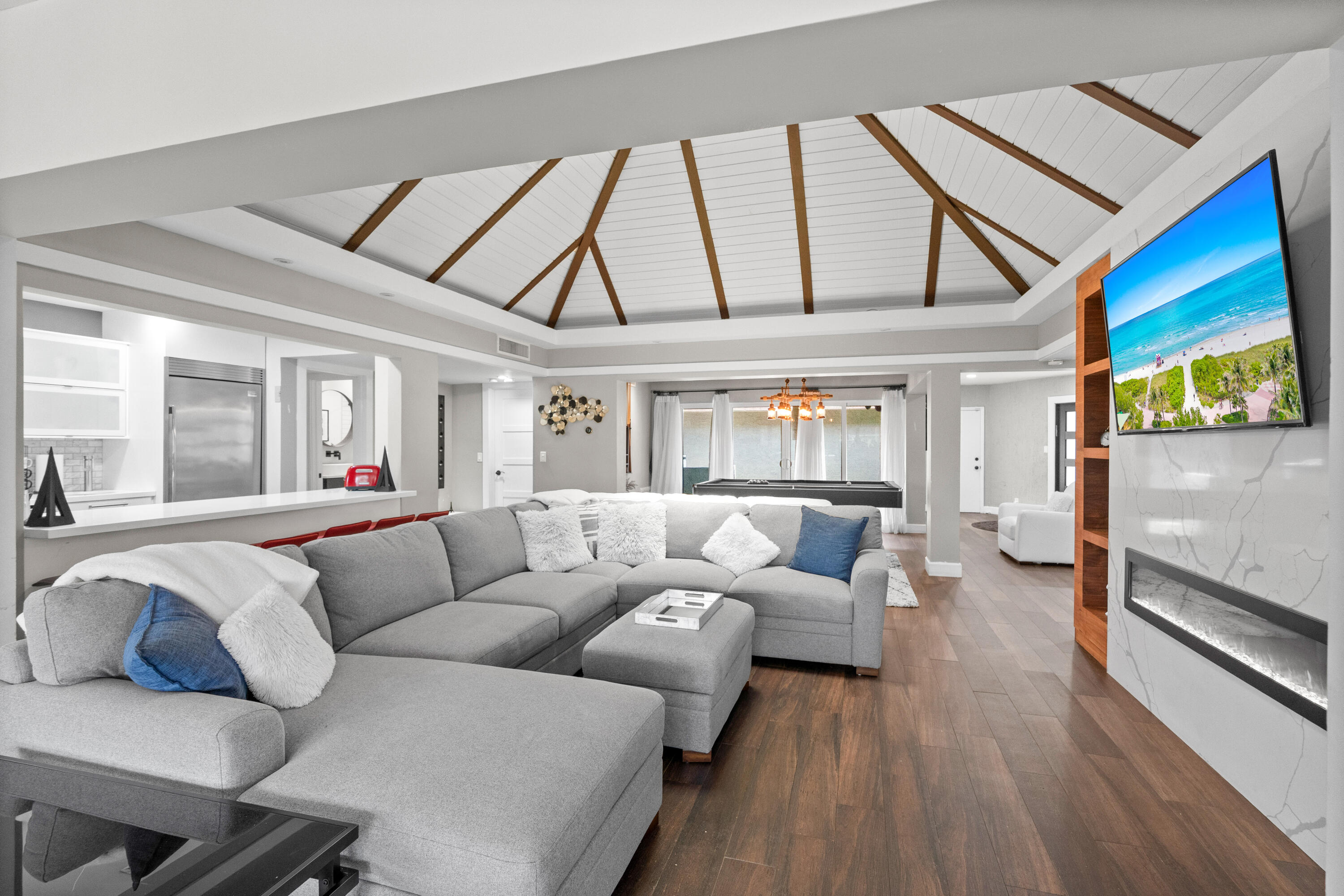 6106 ROYAL POINCIANA Lane