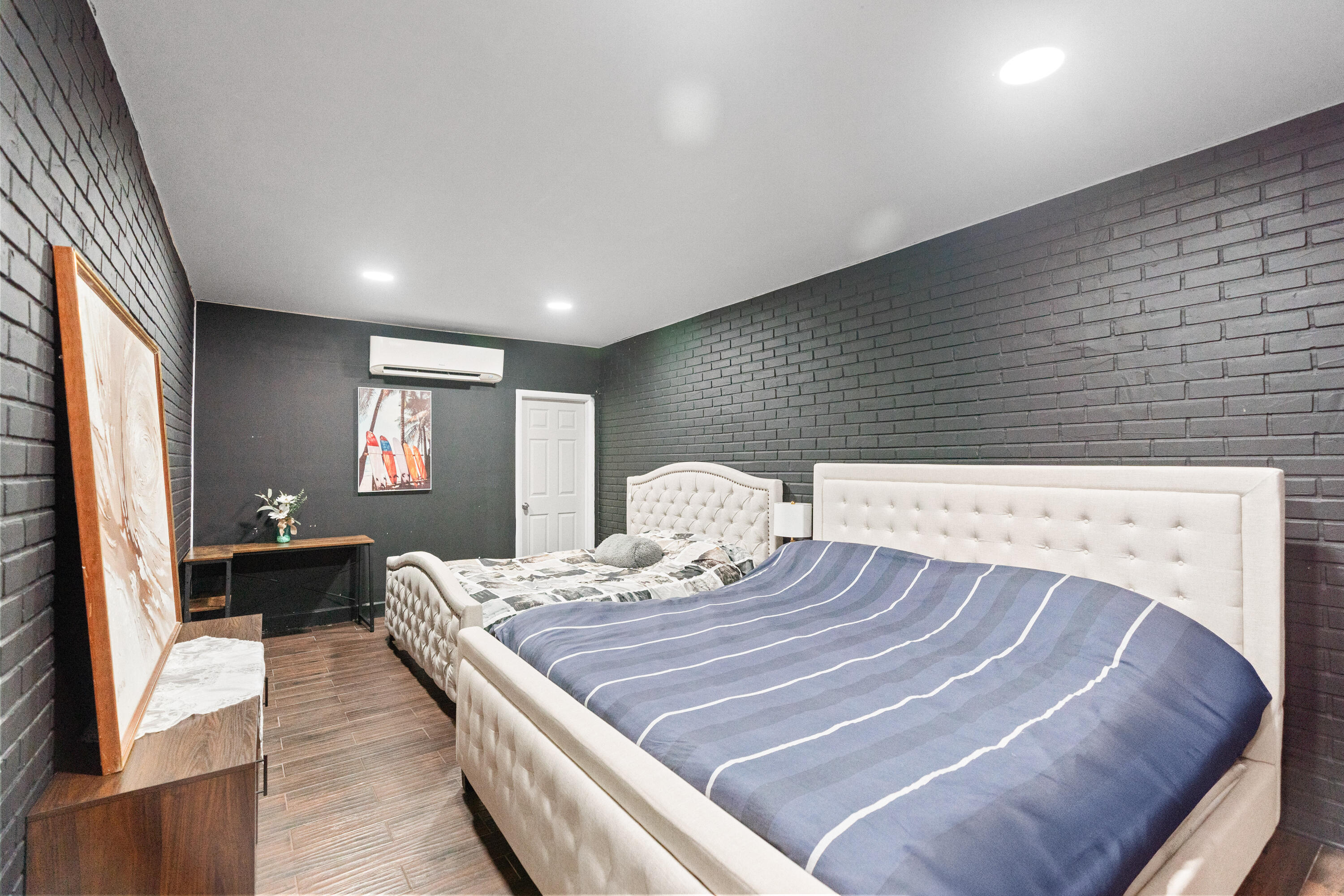 6106 ROYAL POINCIANA Lane