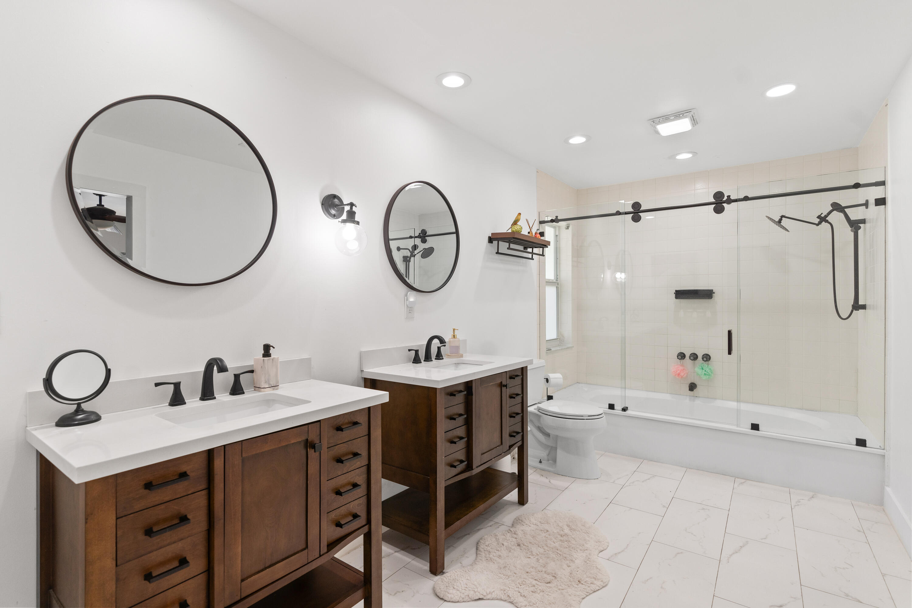 6106 ROYAL POINCIANA Lane
