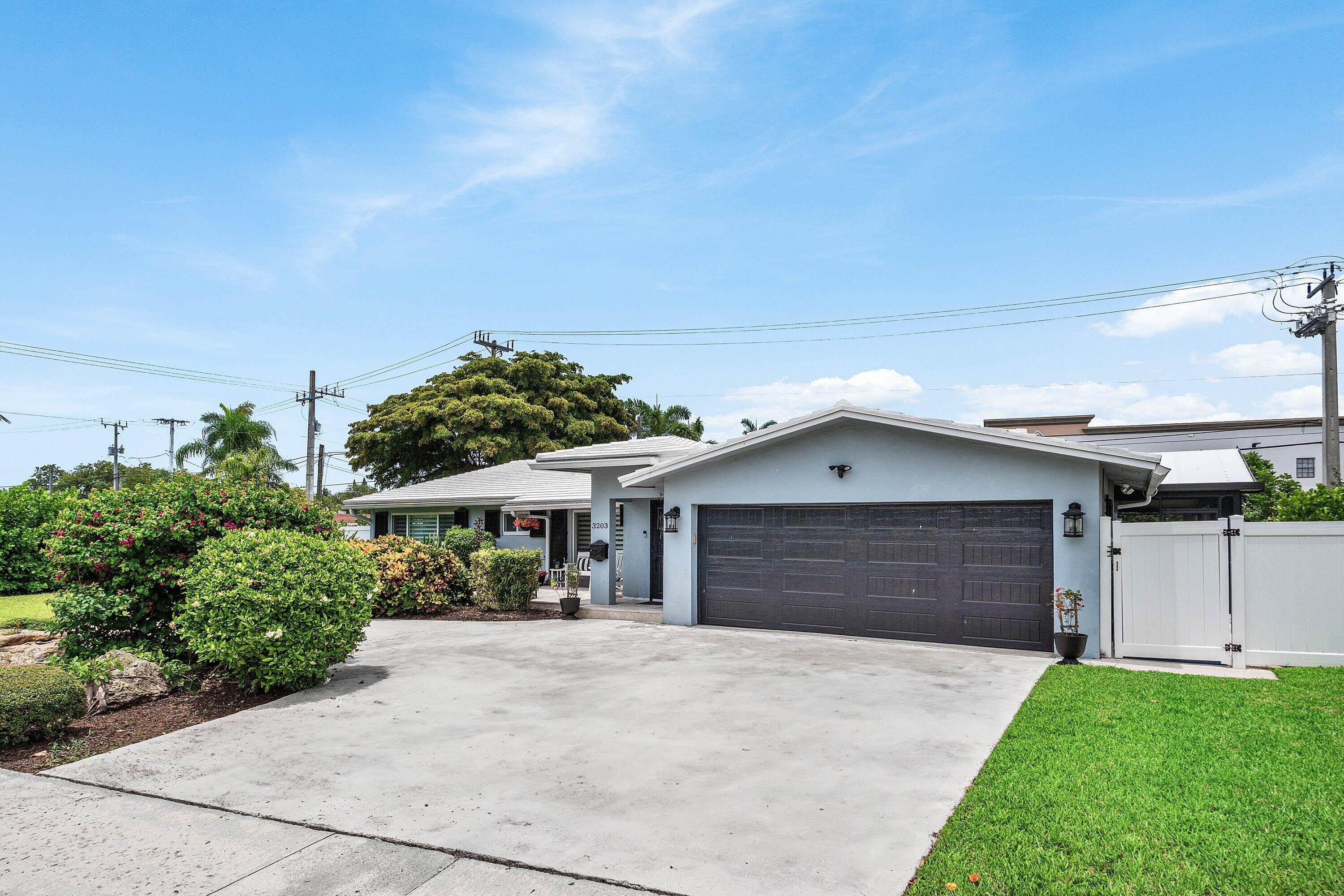 3203 NE 6th