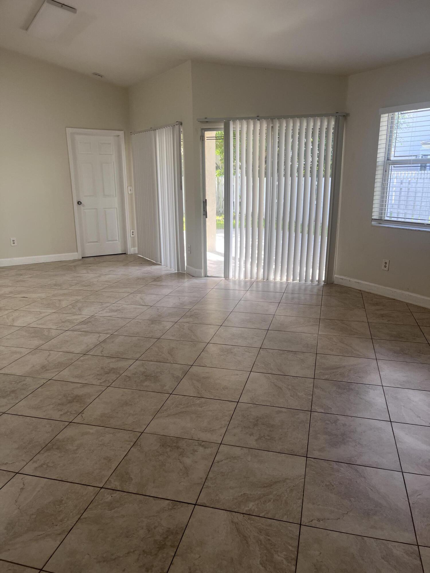 845 NW 98th Avenue