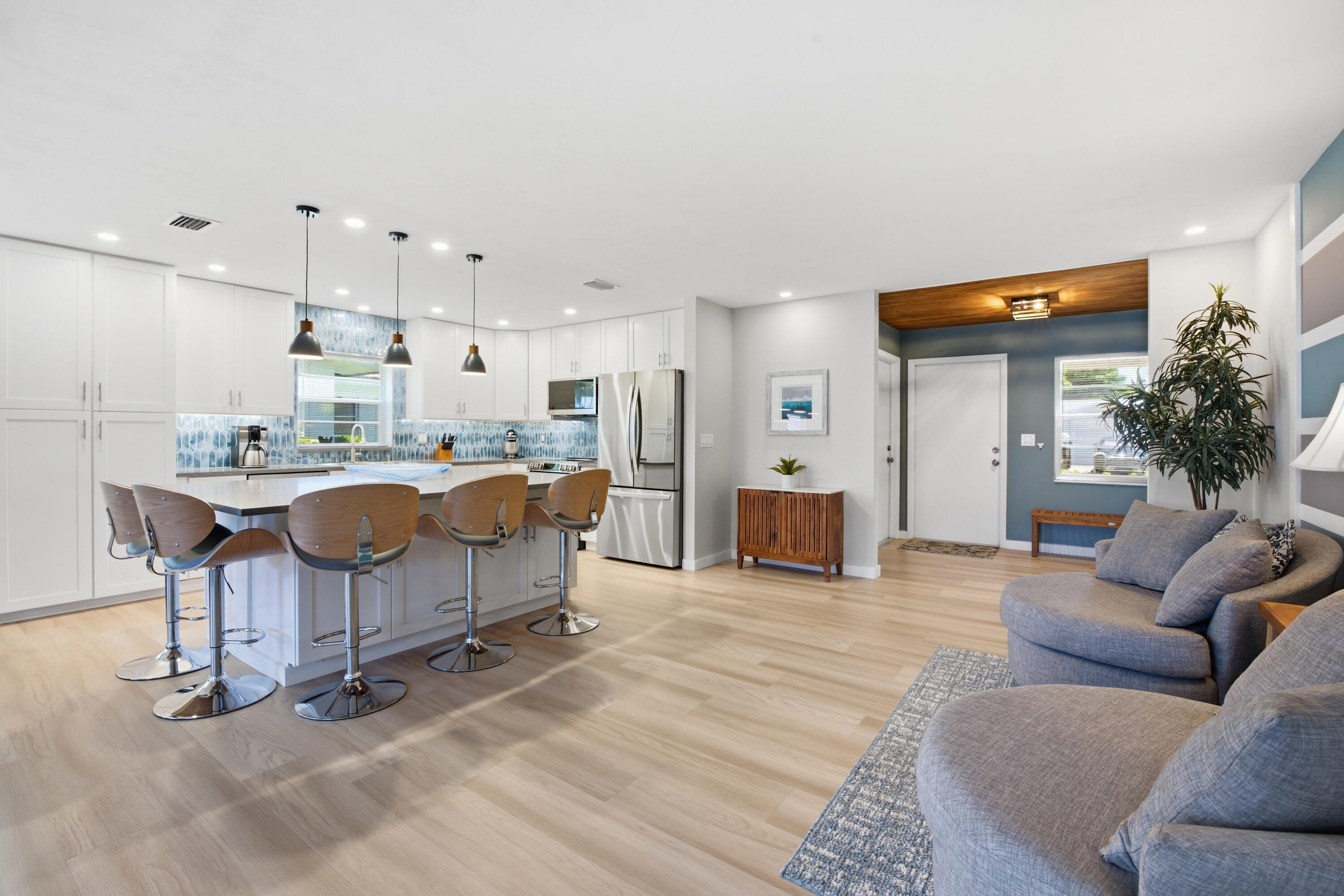 6125 Stanley Lane