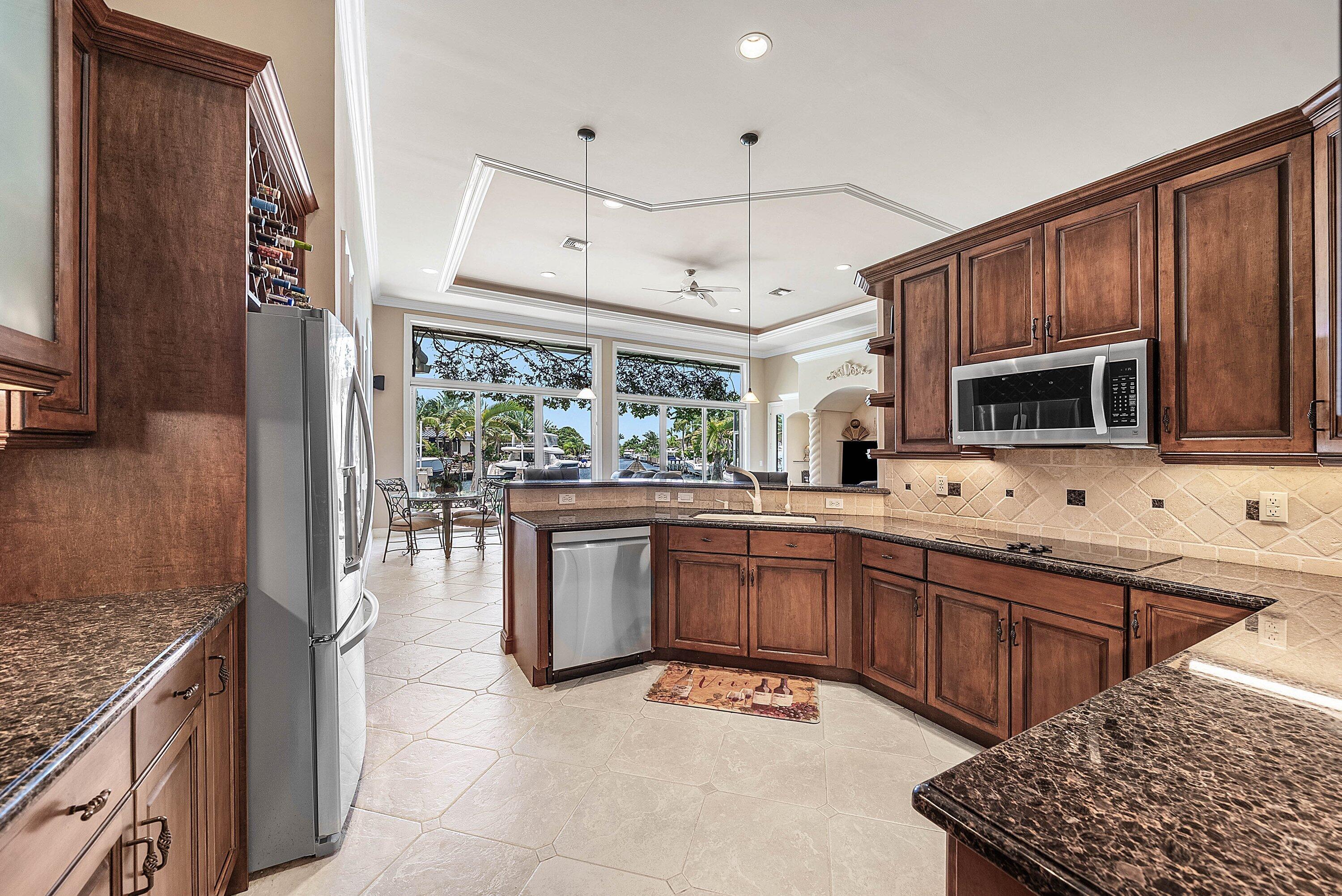 2761 NE 48TH Court