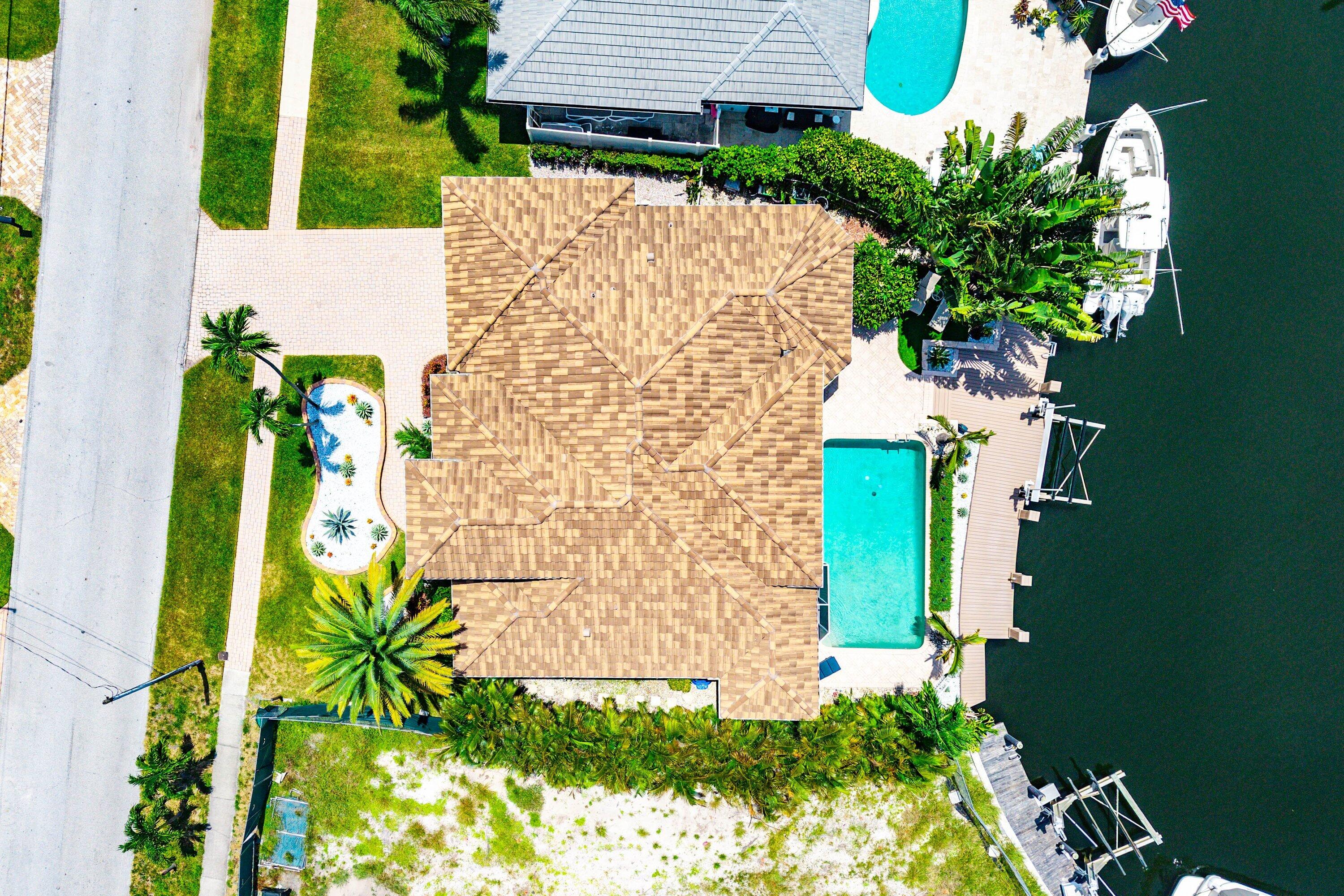 2761 NE 48TH Court