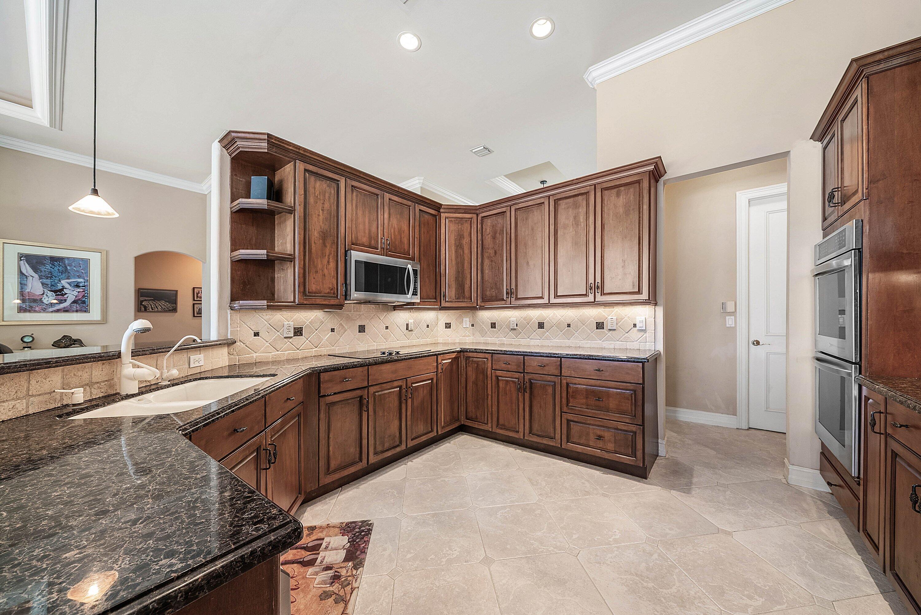 2761 NE 48TH Court