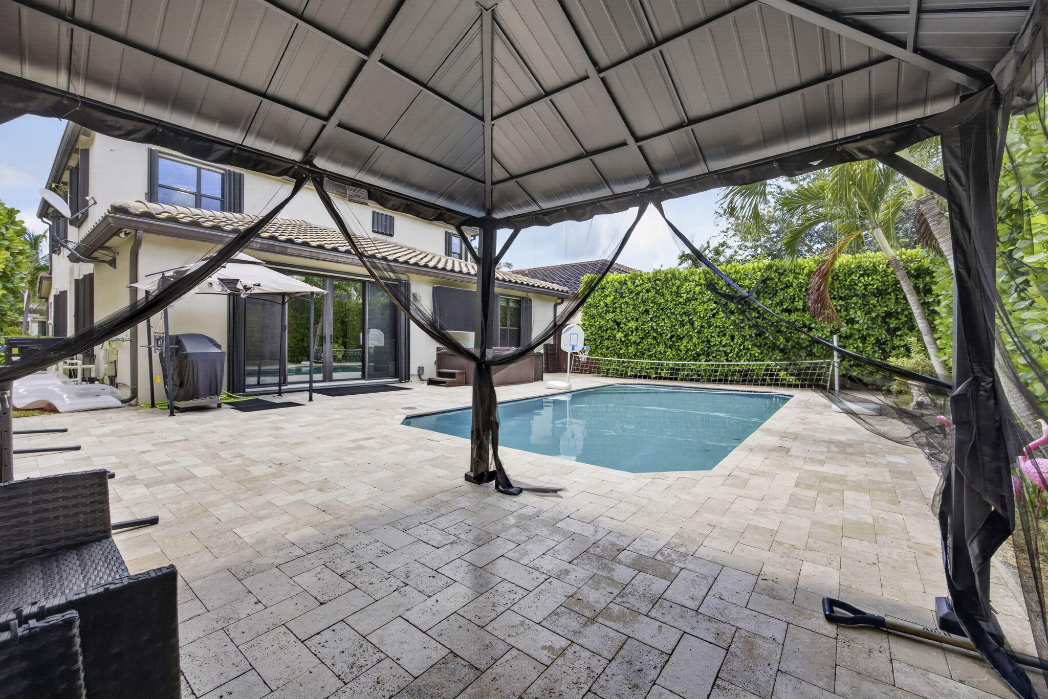 4577 Willow Run Way