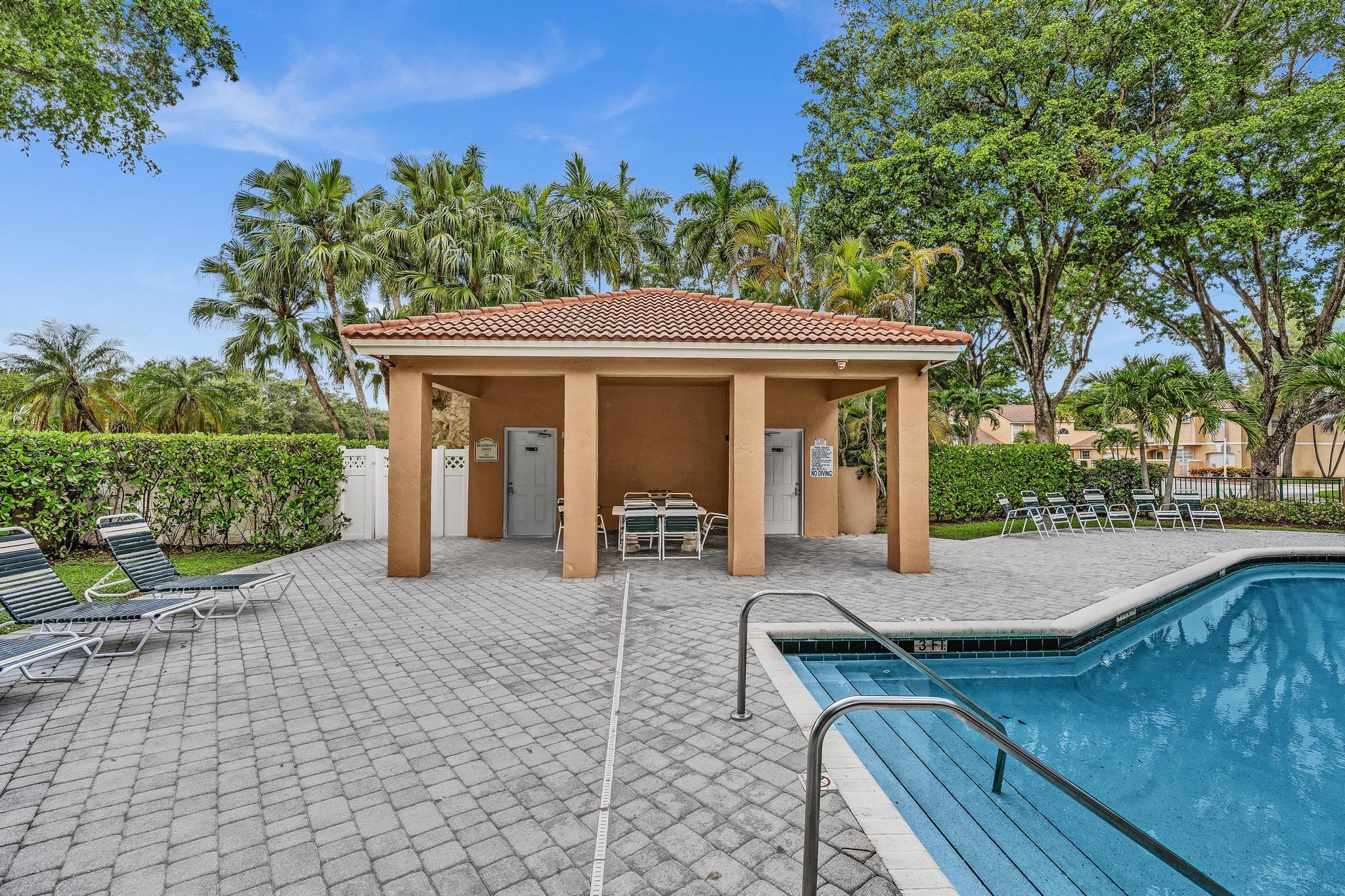 11379 Lakeview Drive