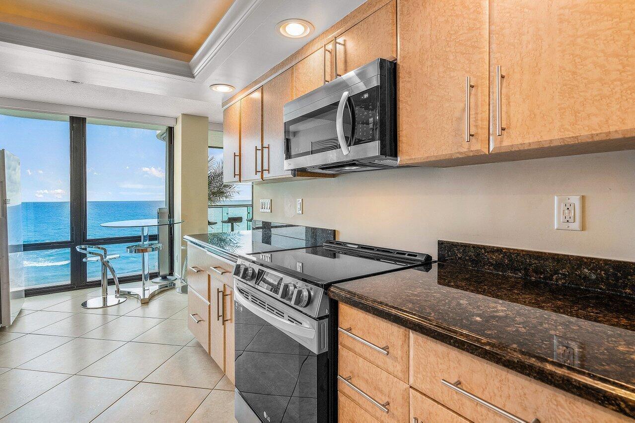 250 S Ocean Boulevard 10c