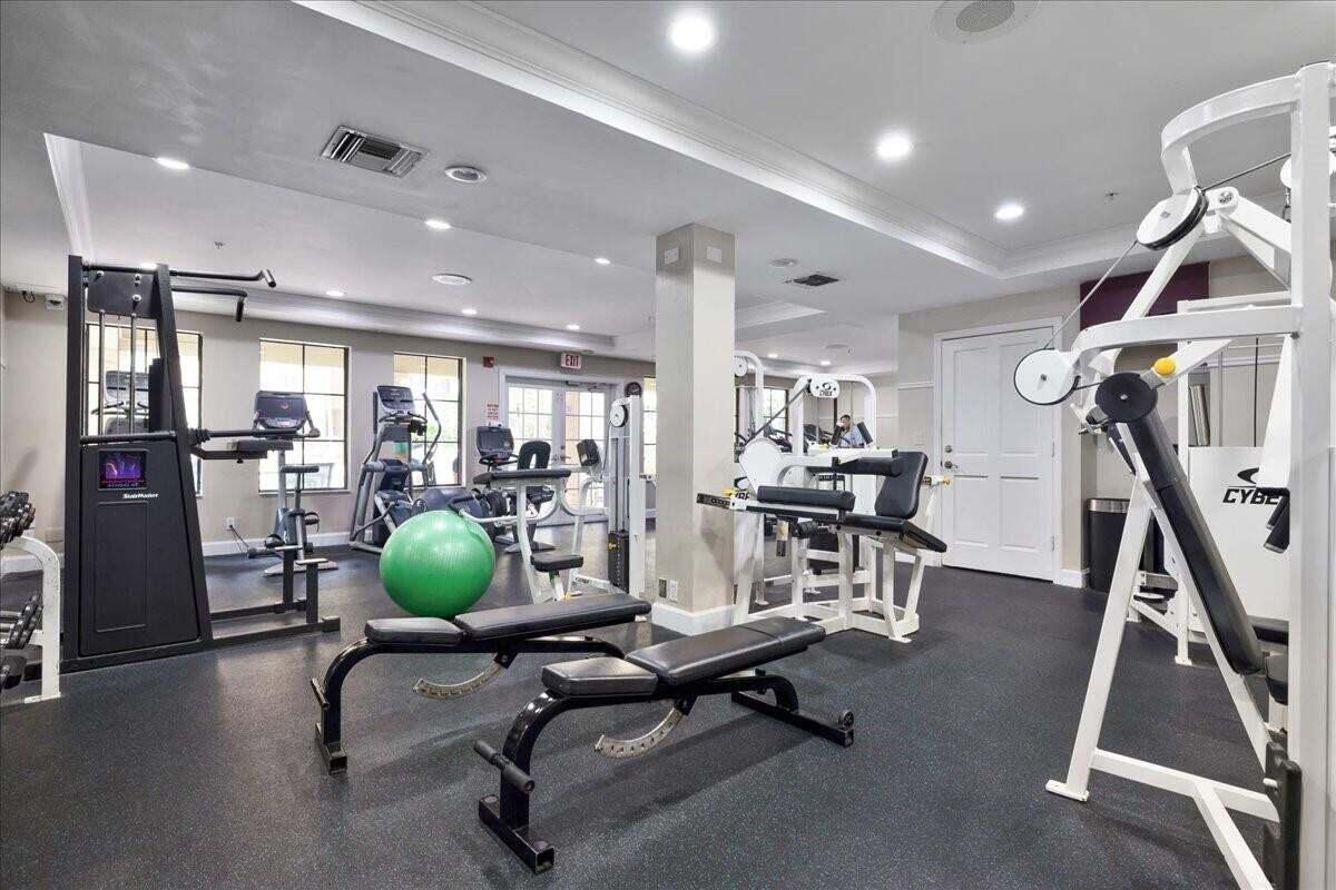 651 OKEECHOBEE Boulevard 1104