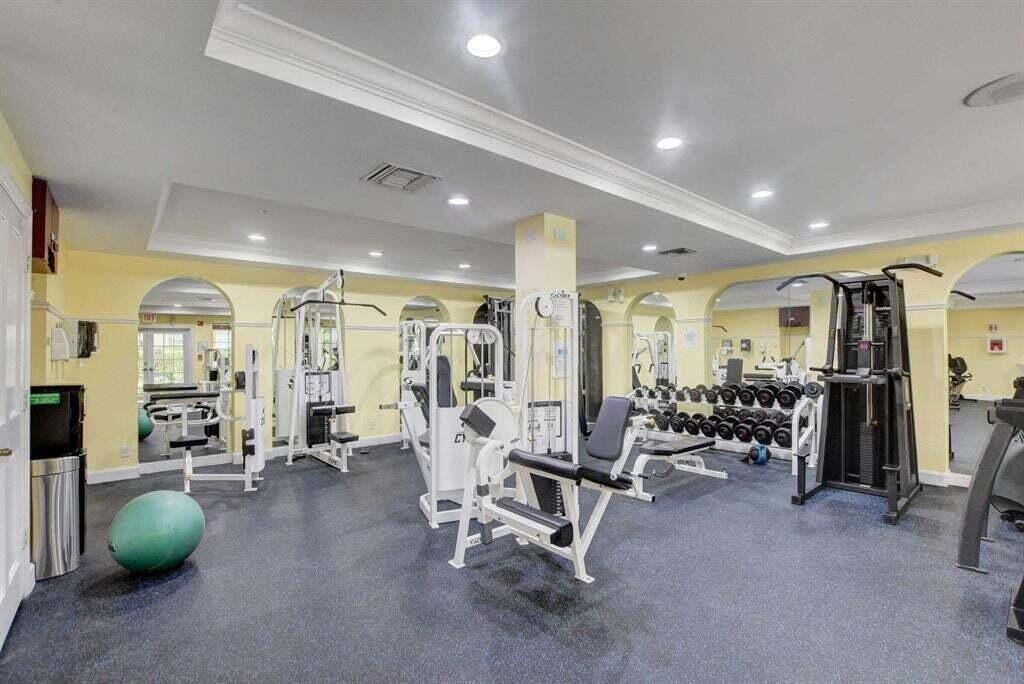651 OKEECHOBEE Boulevard 1104