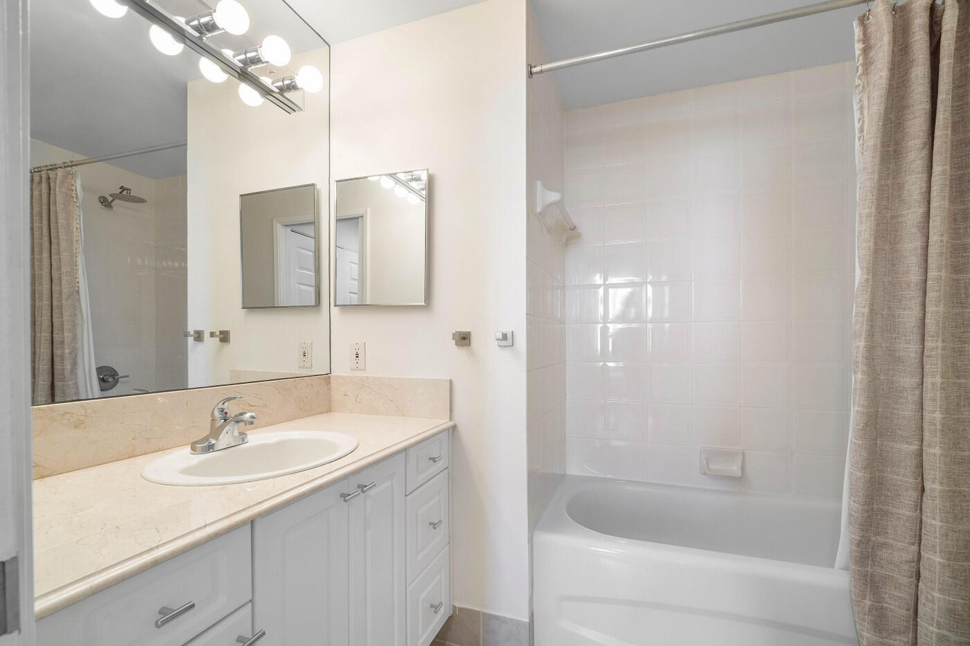 651 OKEECHOBEE Boulevard 1104