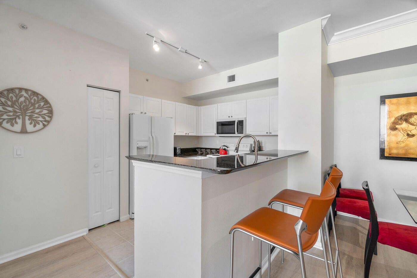 651 OKEECHOBEE Boulevard 1104