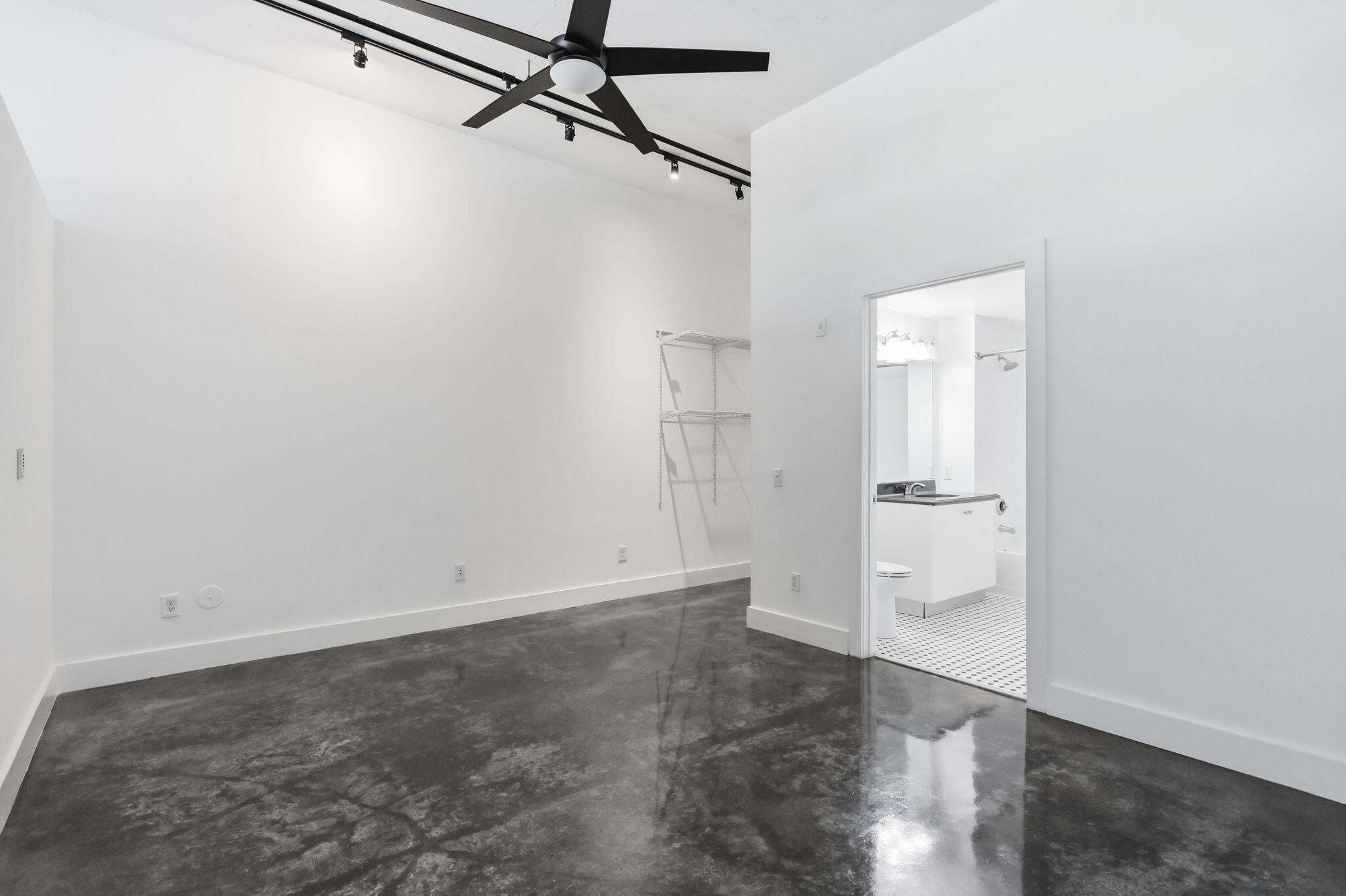 180 NE 4th Avenue 207