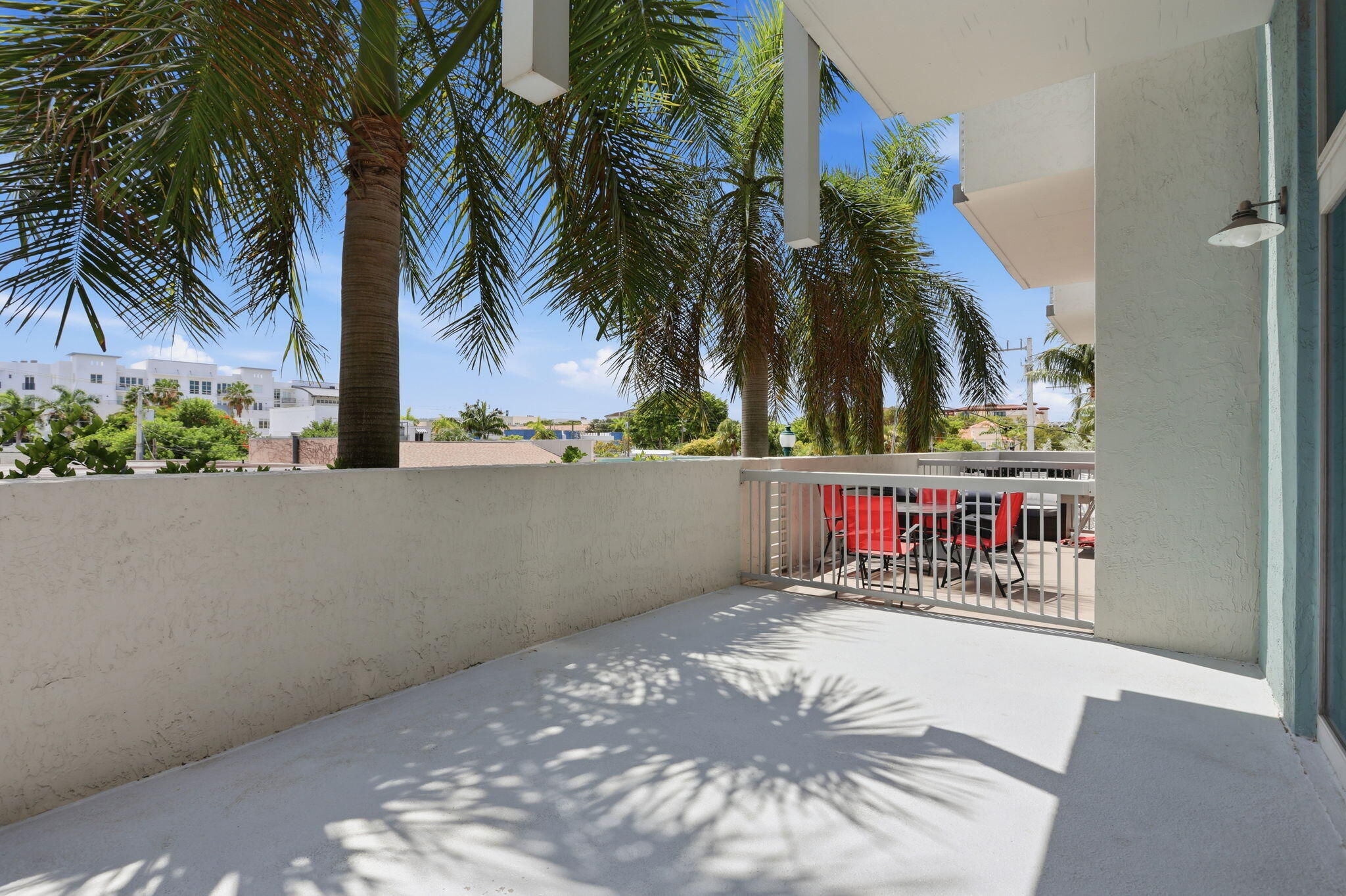 180 NE 4th Avenue 207