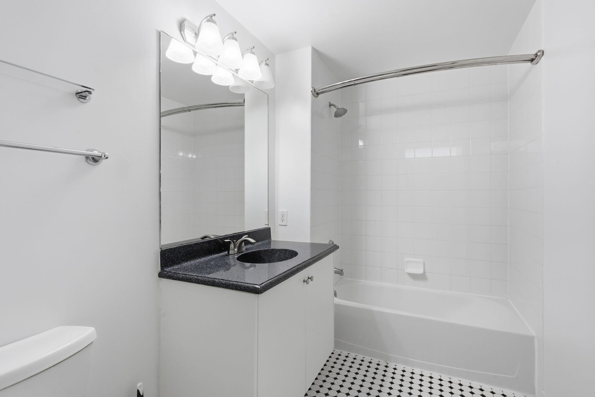 180 NE 4th Avenue 207