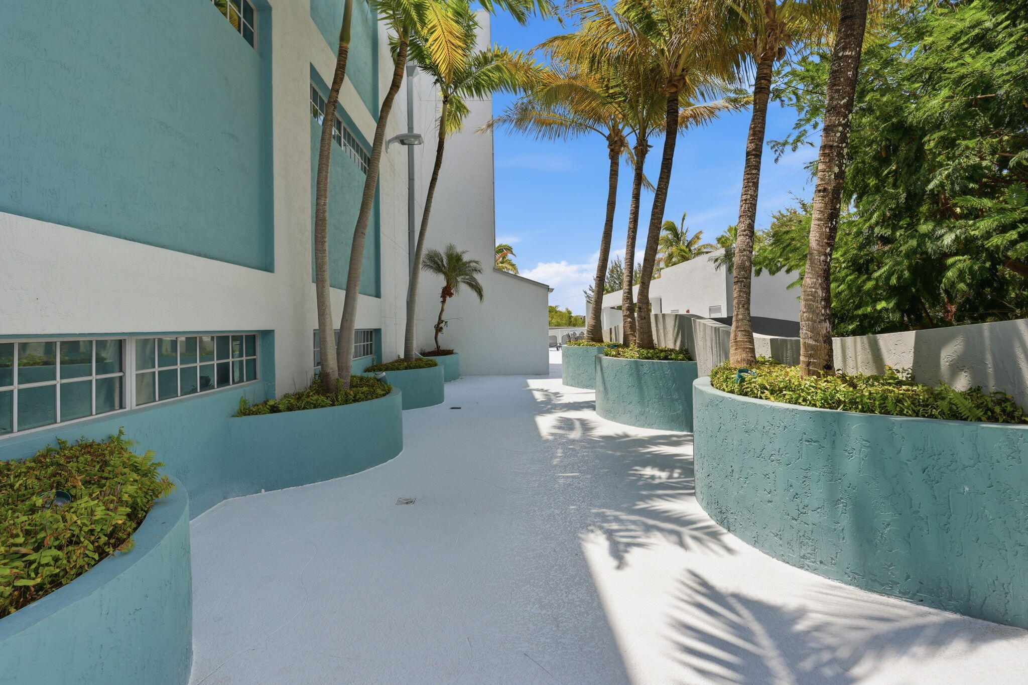 180 NE 4th Avenue 207