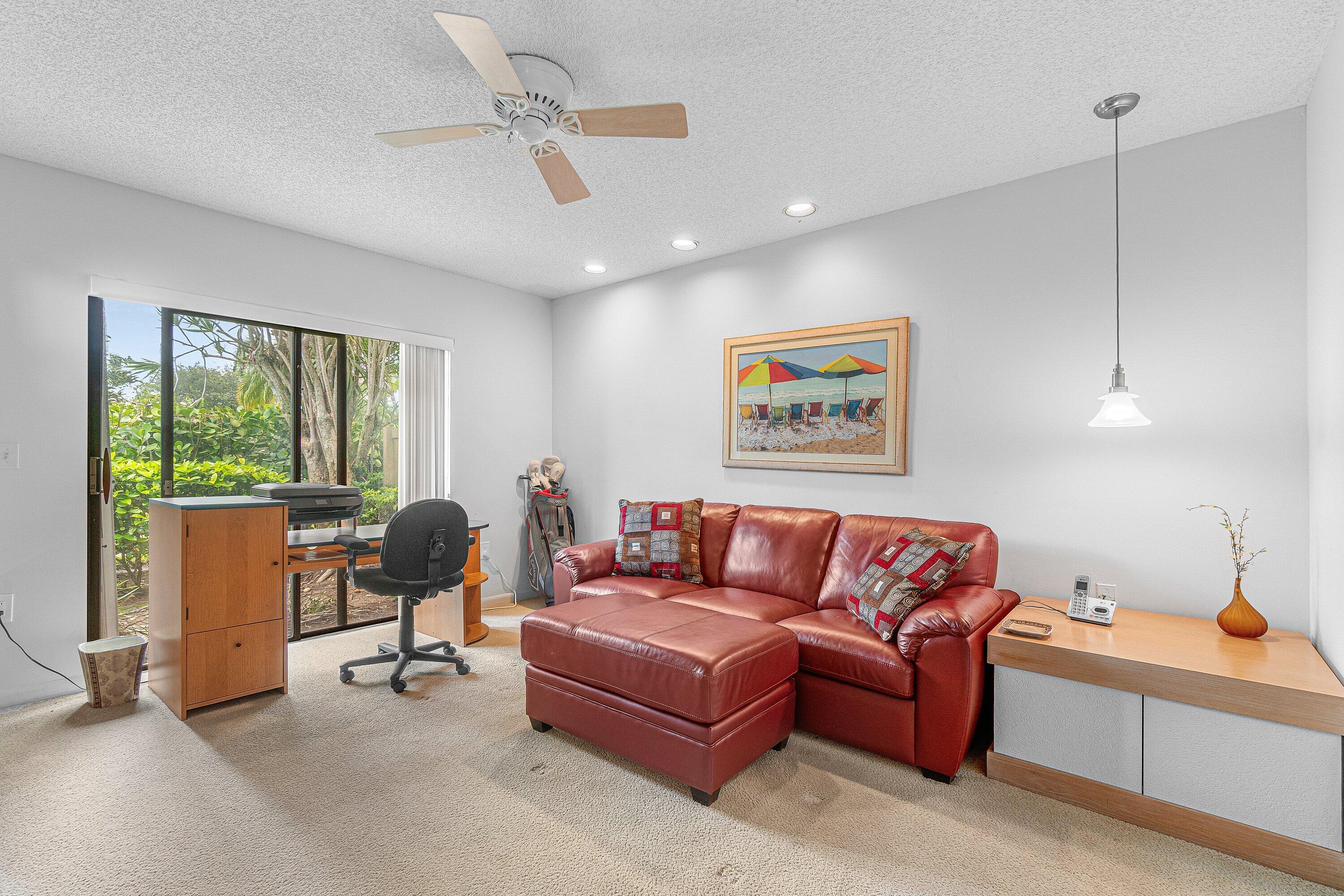 27 Stratford Lane W D