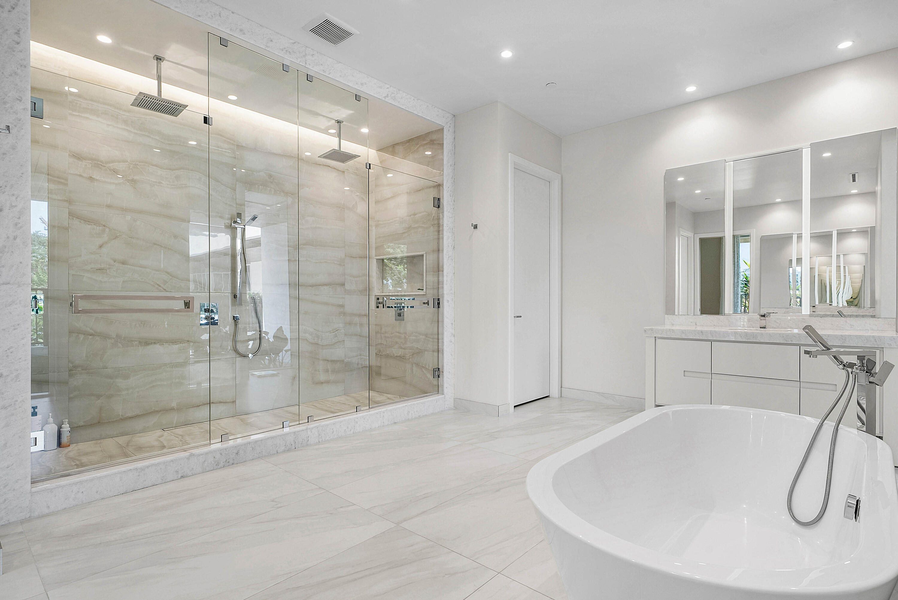 210 SE MIZNER Boulevard 101