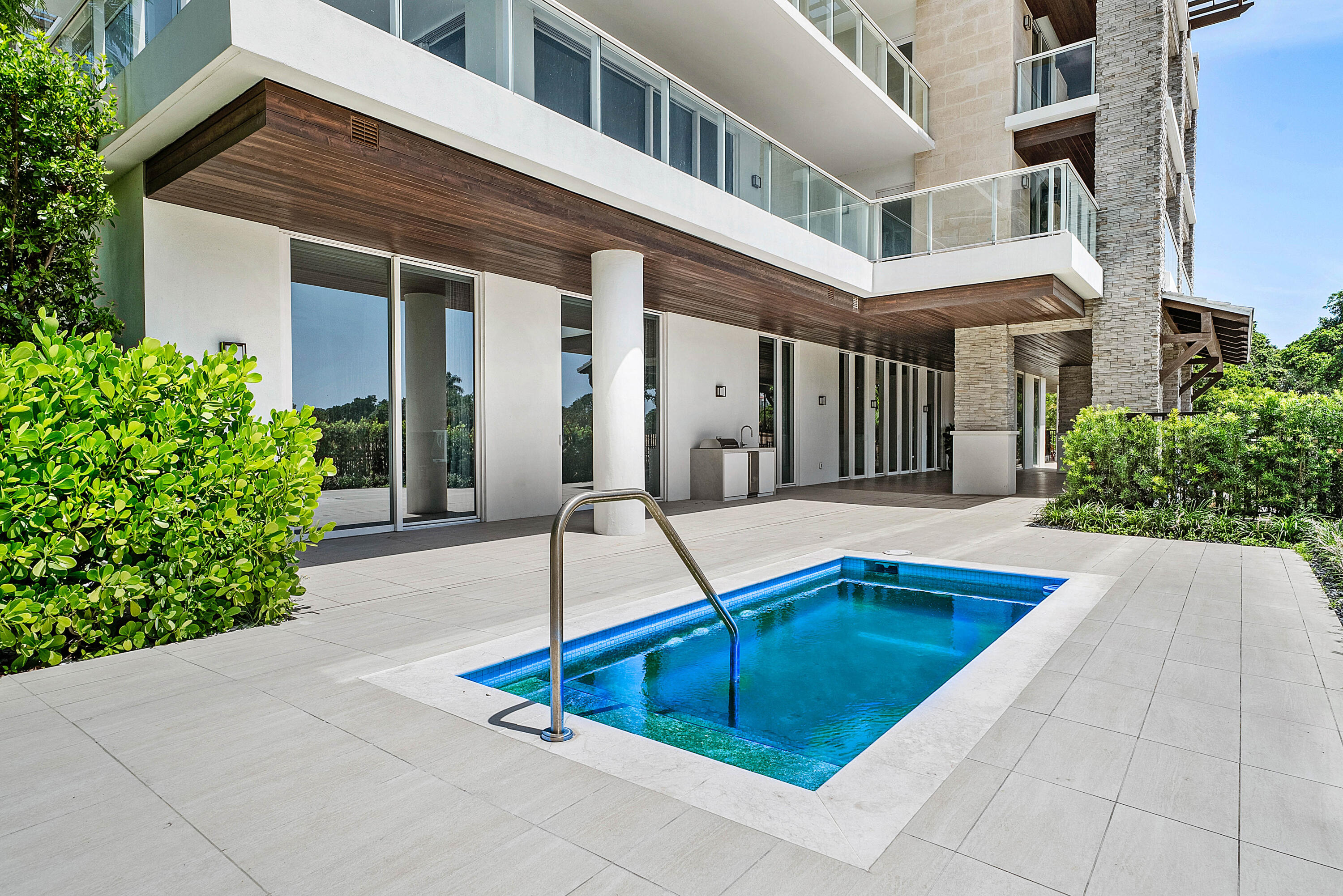 210 SE MIZNER Boulevard 101