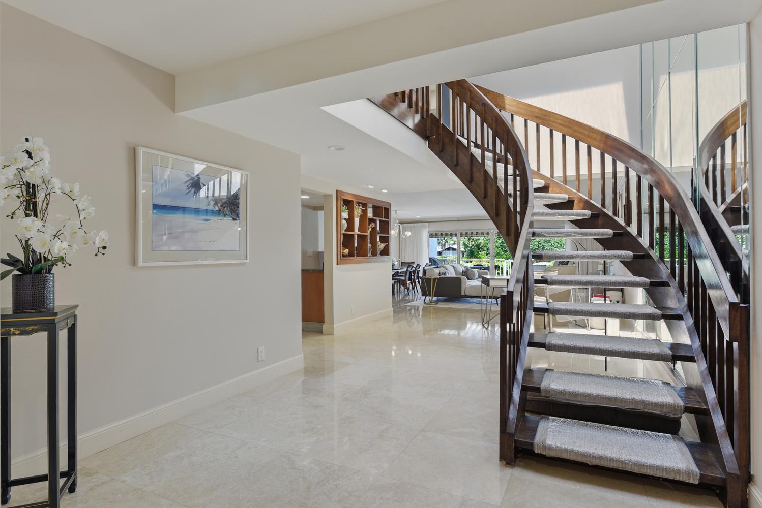 1172 Hillsboro Mile 2-4