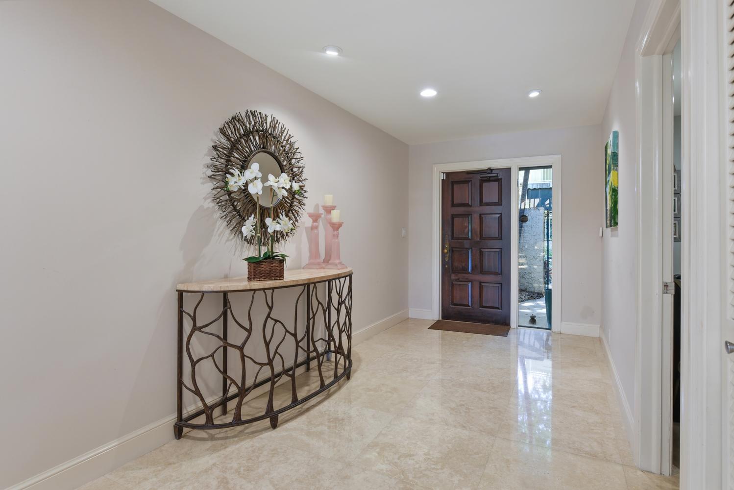 1172 Hillsboro Mile 2-4