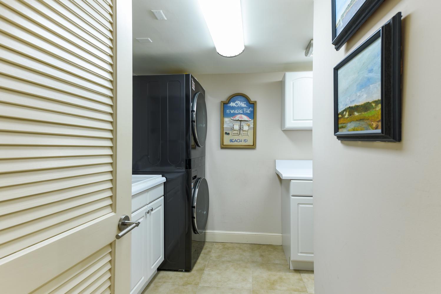 1172 Hillsboro Mile 2-4