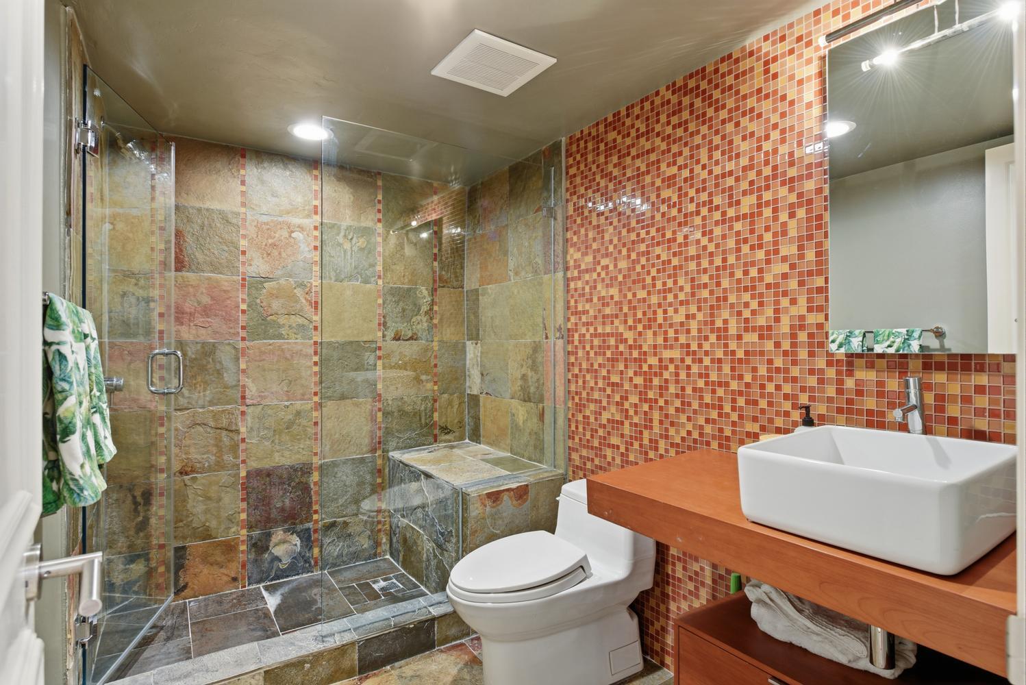 1172 Hillsboro Mile 2-4