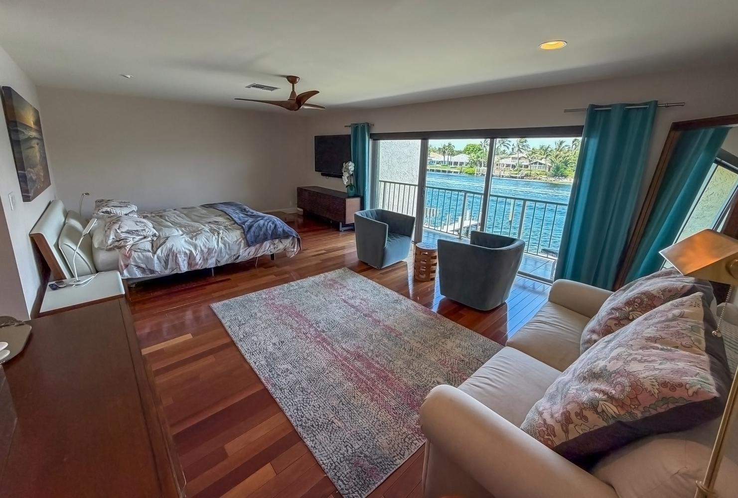 1172 Hillsboro Mile 2-4