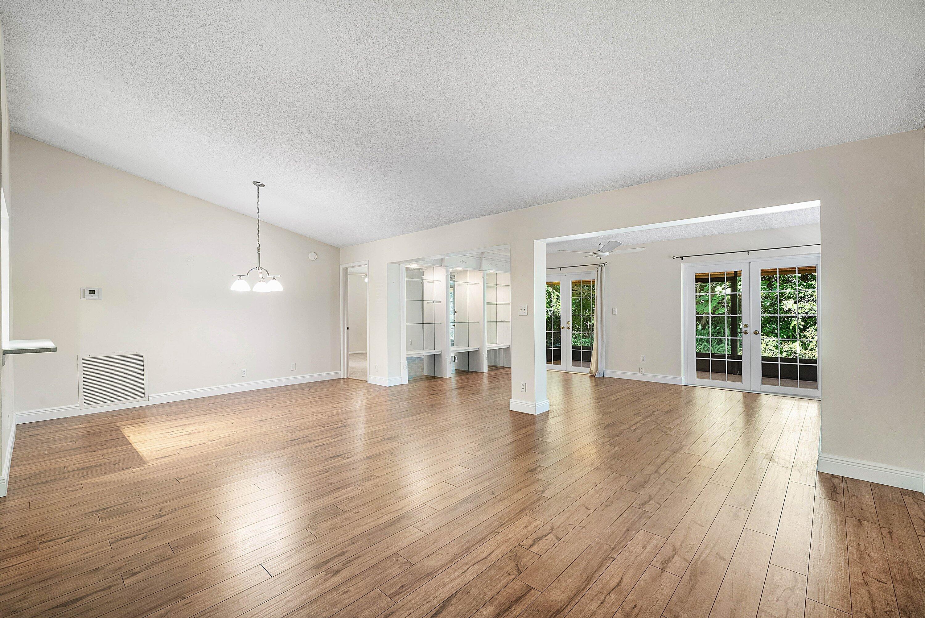 241 DEL RIO Boulevard