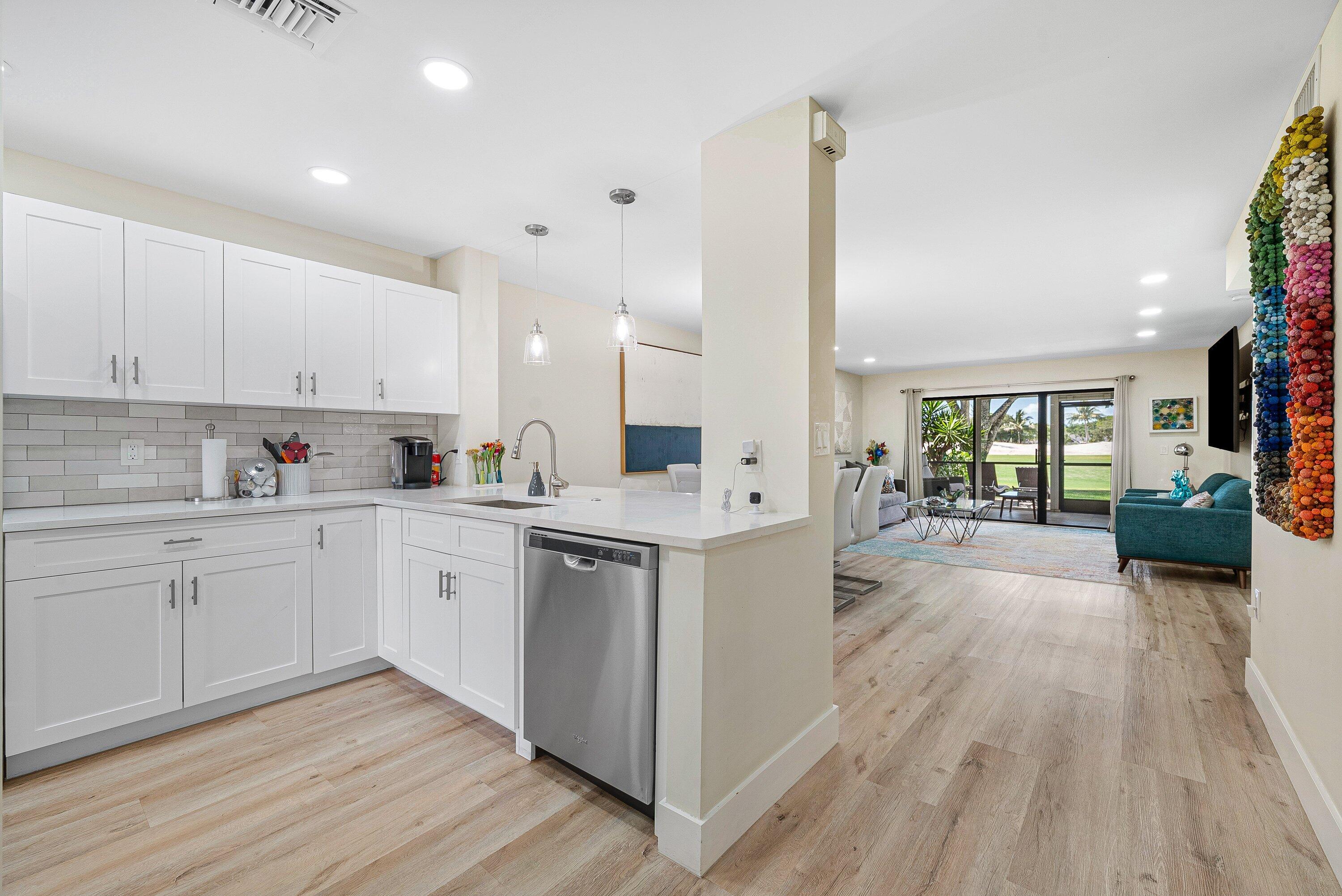 17 Southport Lane E