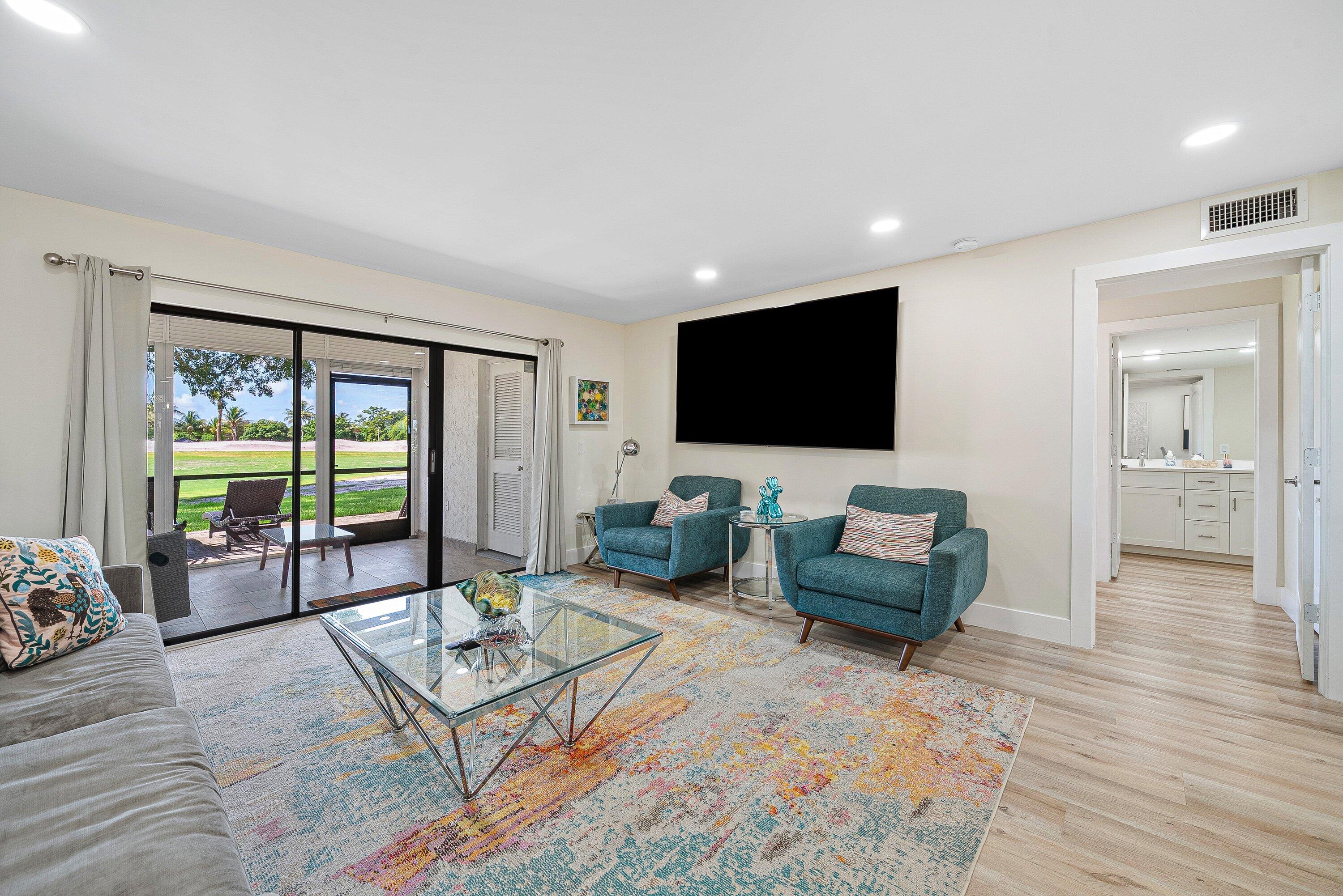 17 Southport Lane E