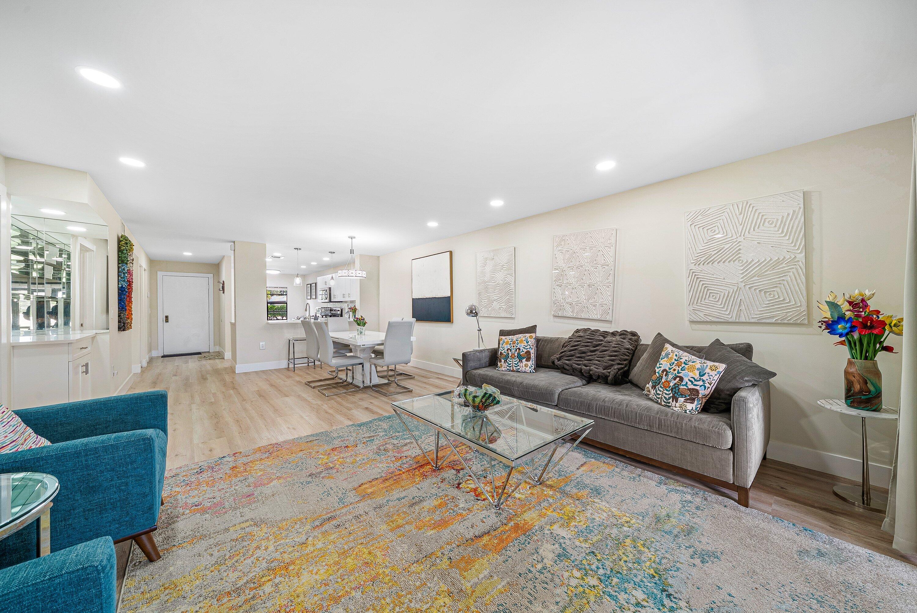 17 Southport Lane E