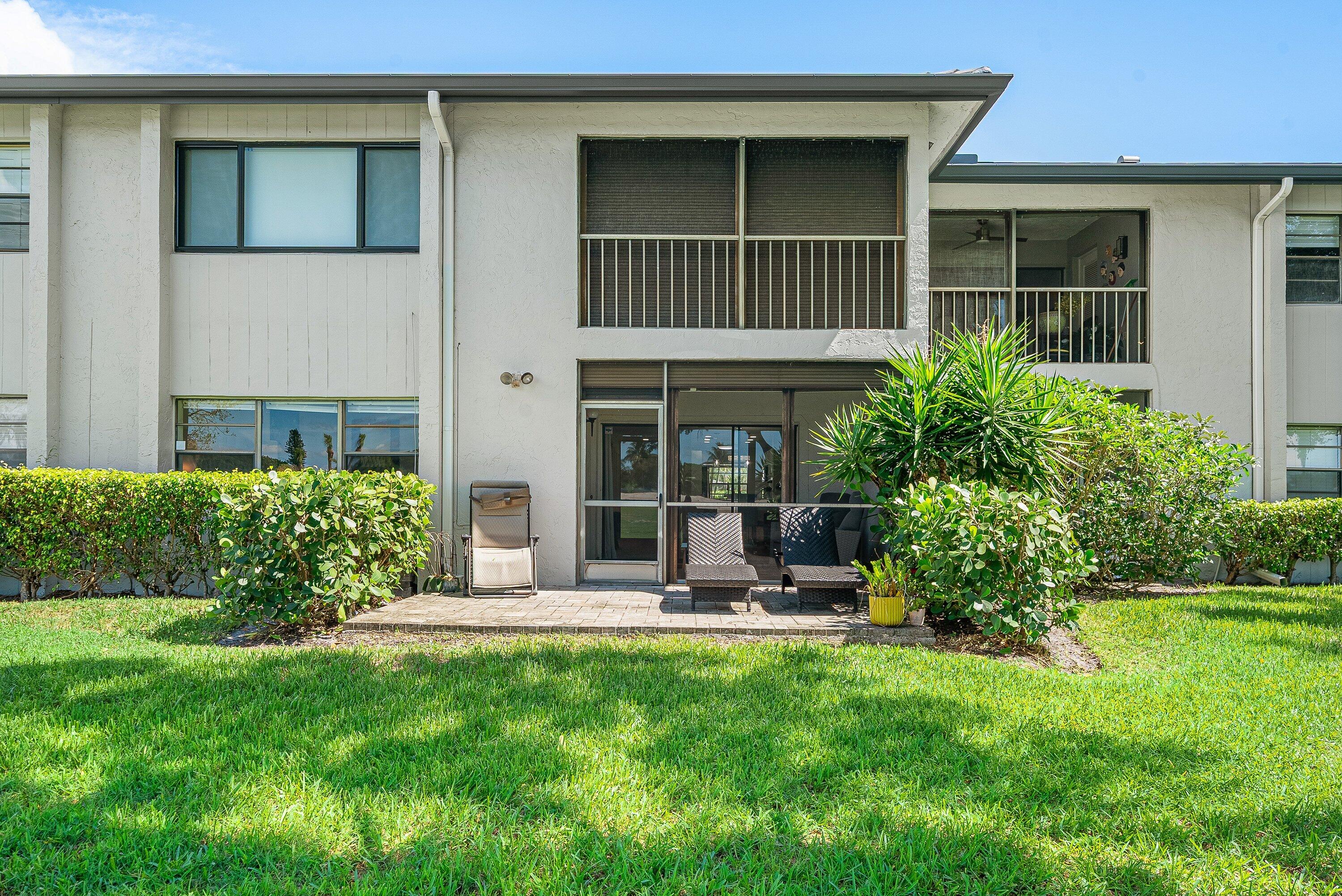 17 Southport Lane E