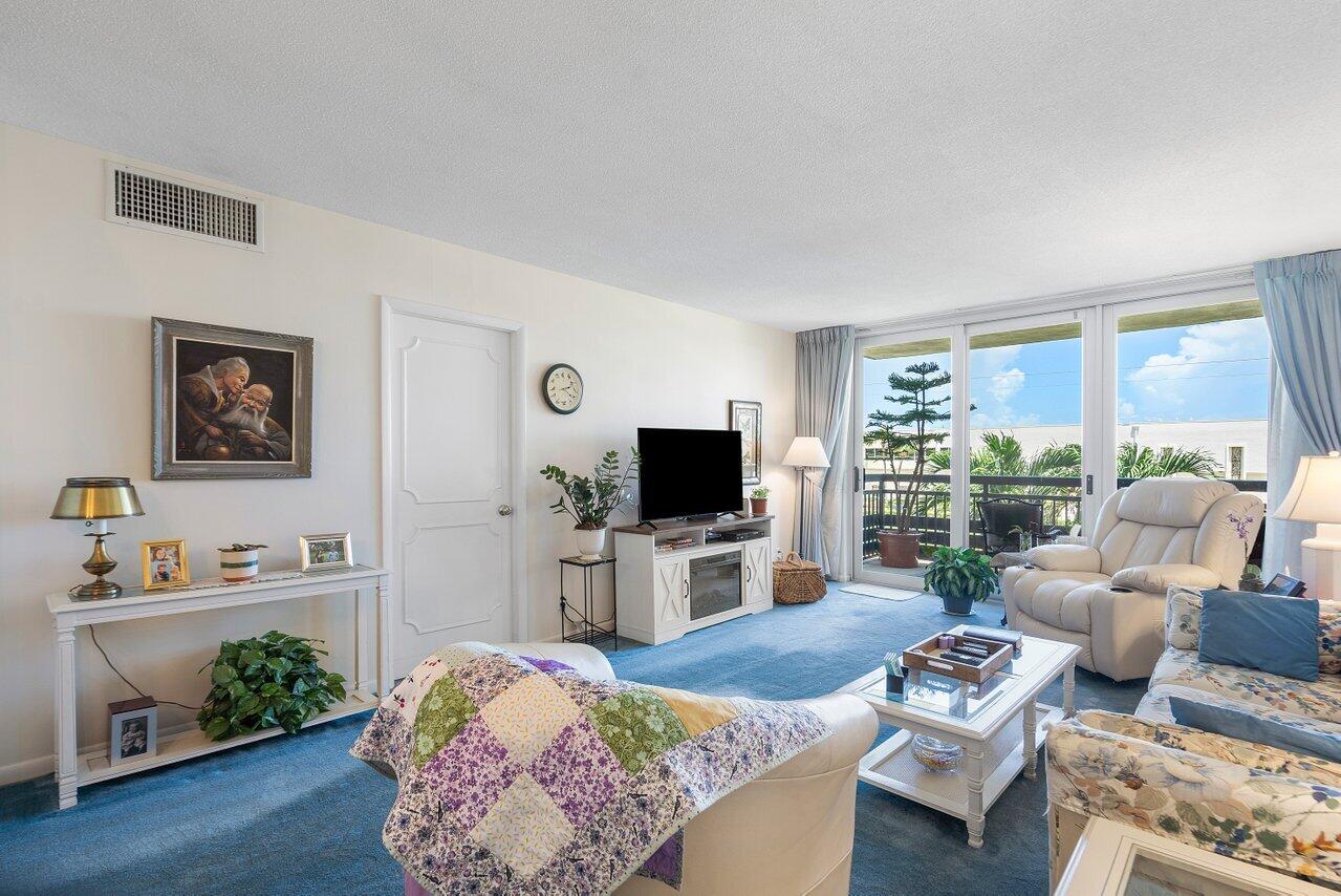555 NW 4TH Avenue 2150