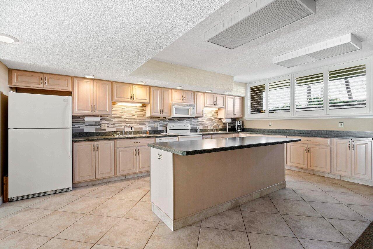 555 NW 4TH Avenue 2150