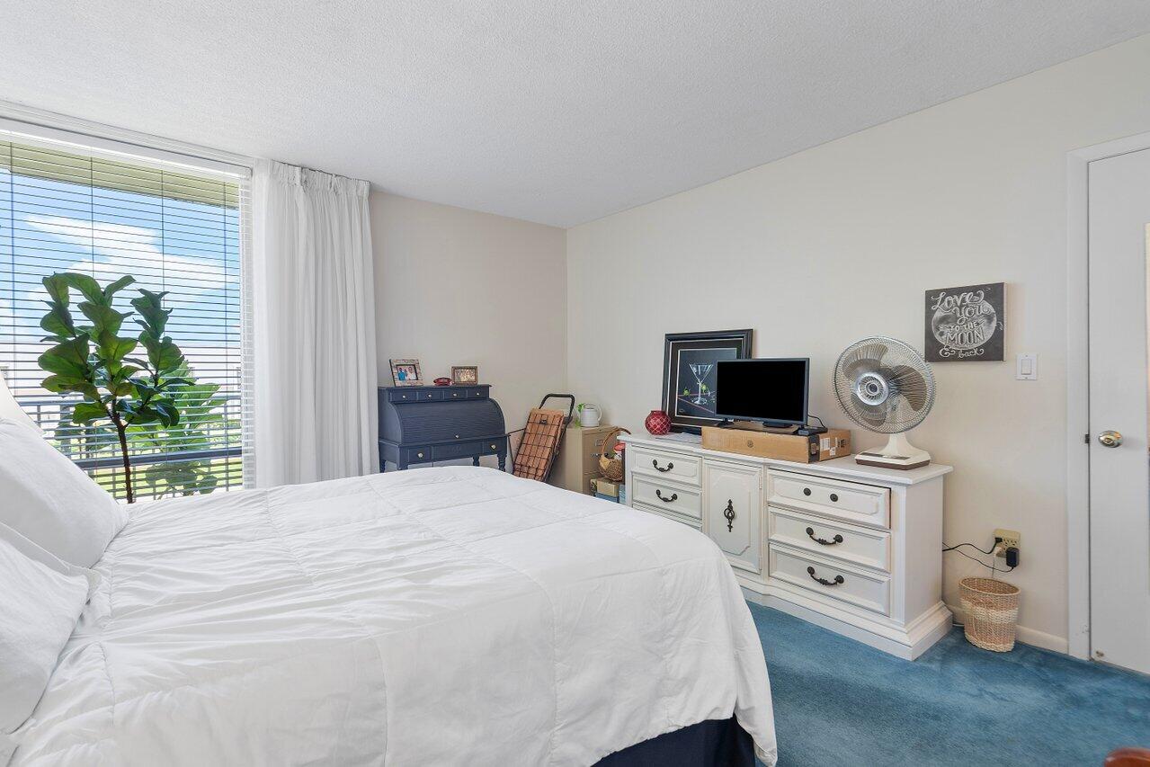 555 NW 4TH Avenue 2150