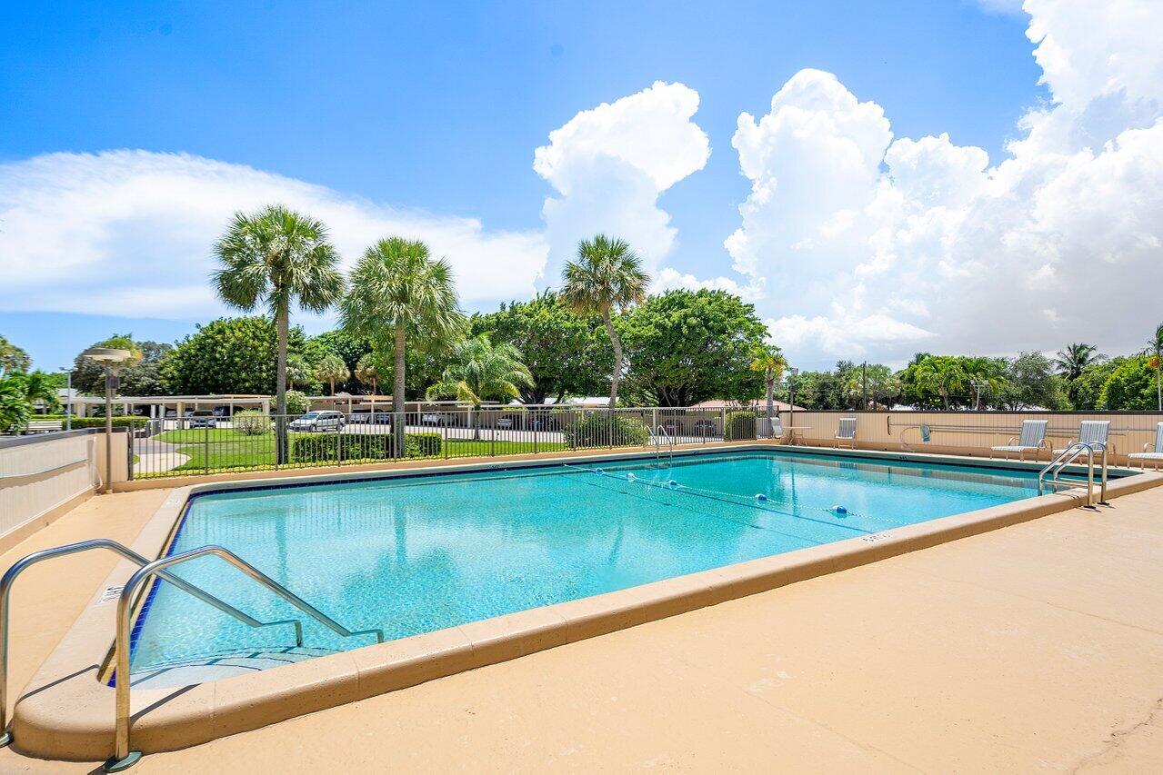 555 NW 4TH Avenue 2150