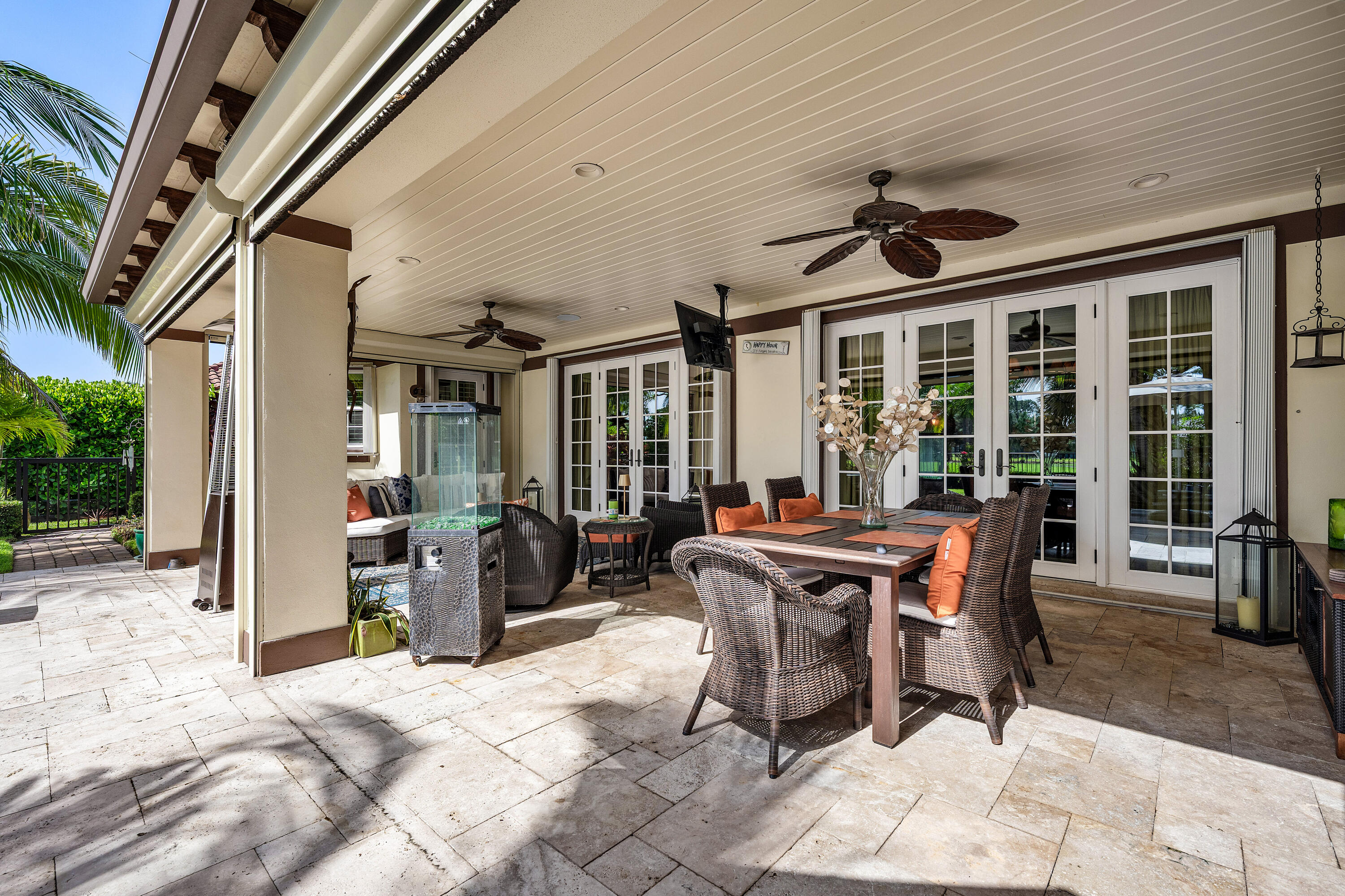 586 N Country Club Drive