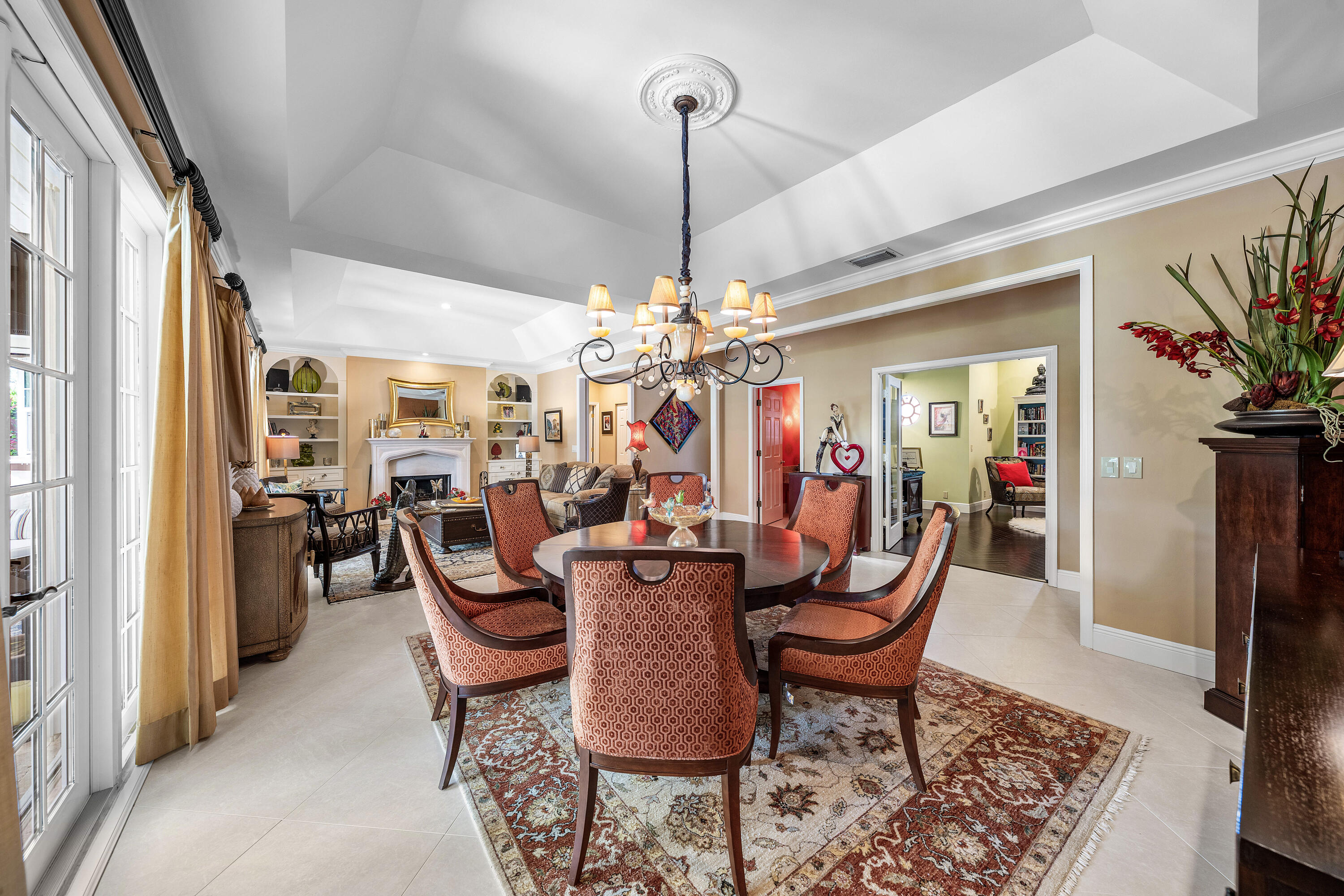 586 N Country Club Drive