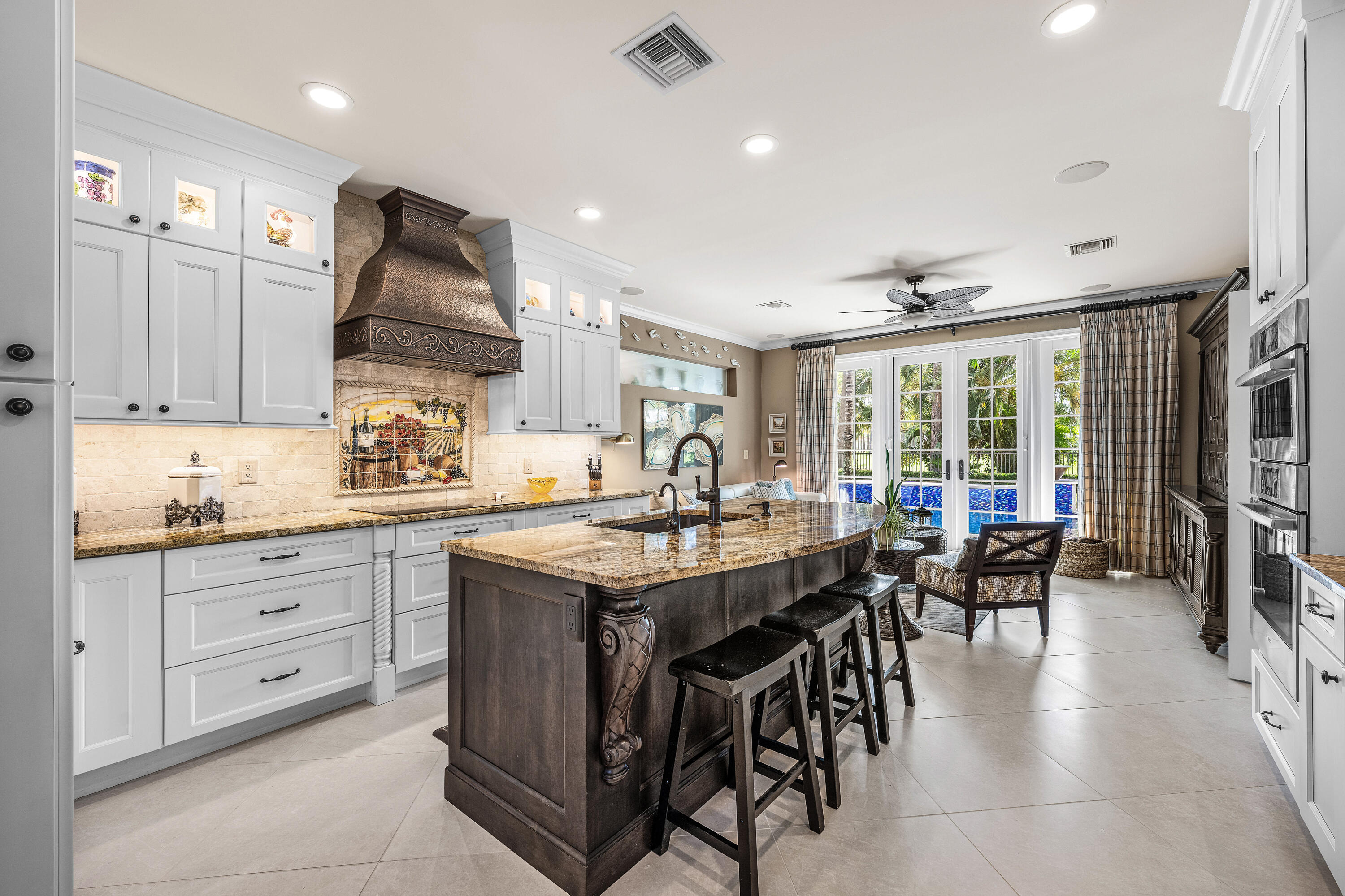 586 N Country Club Drive