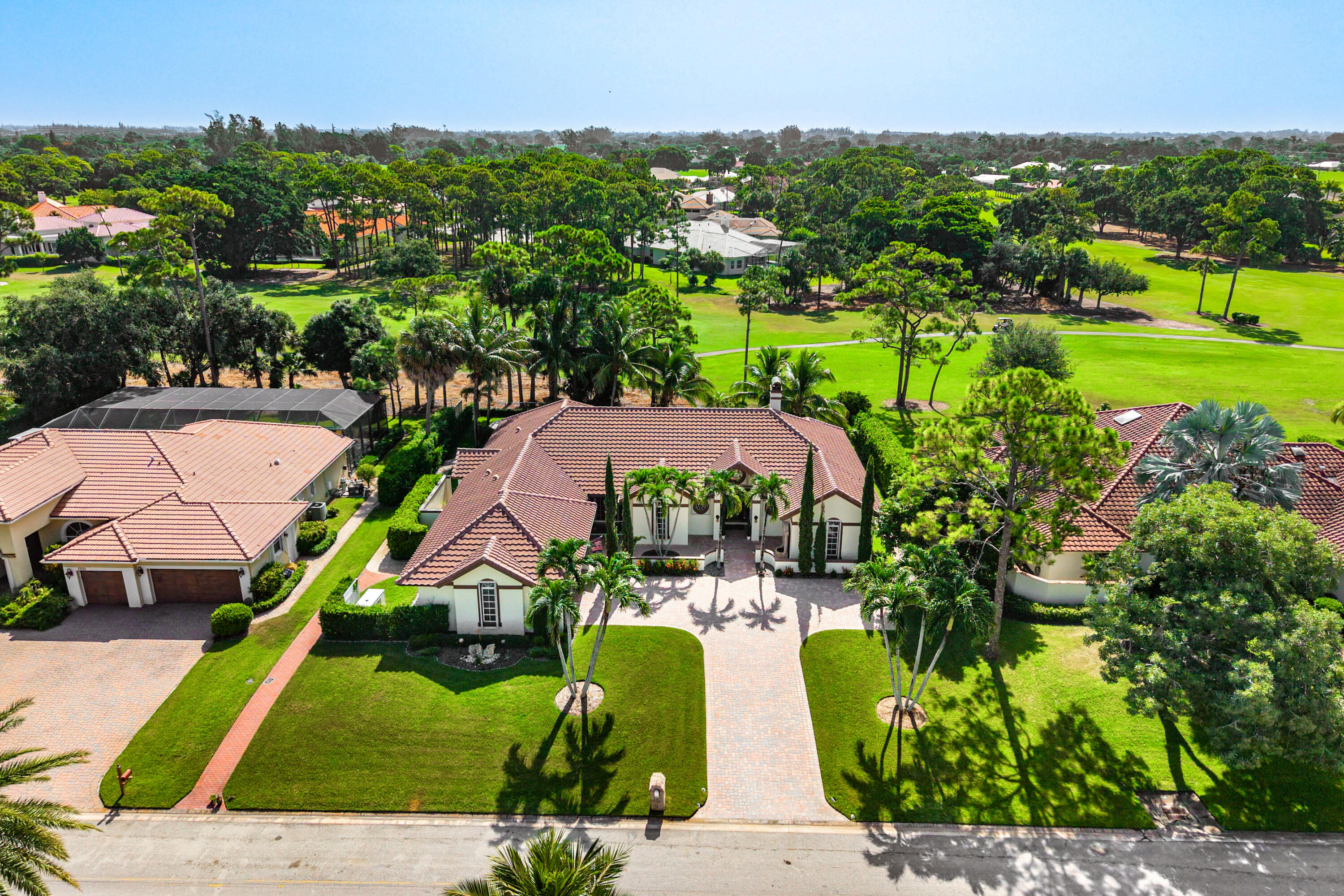 586 N Country Club Drive
